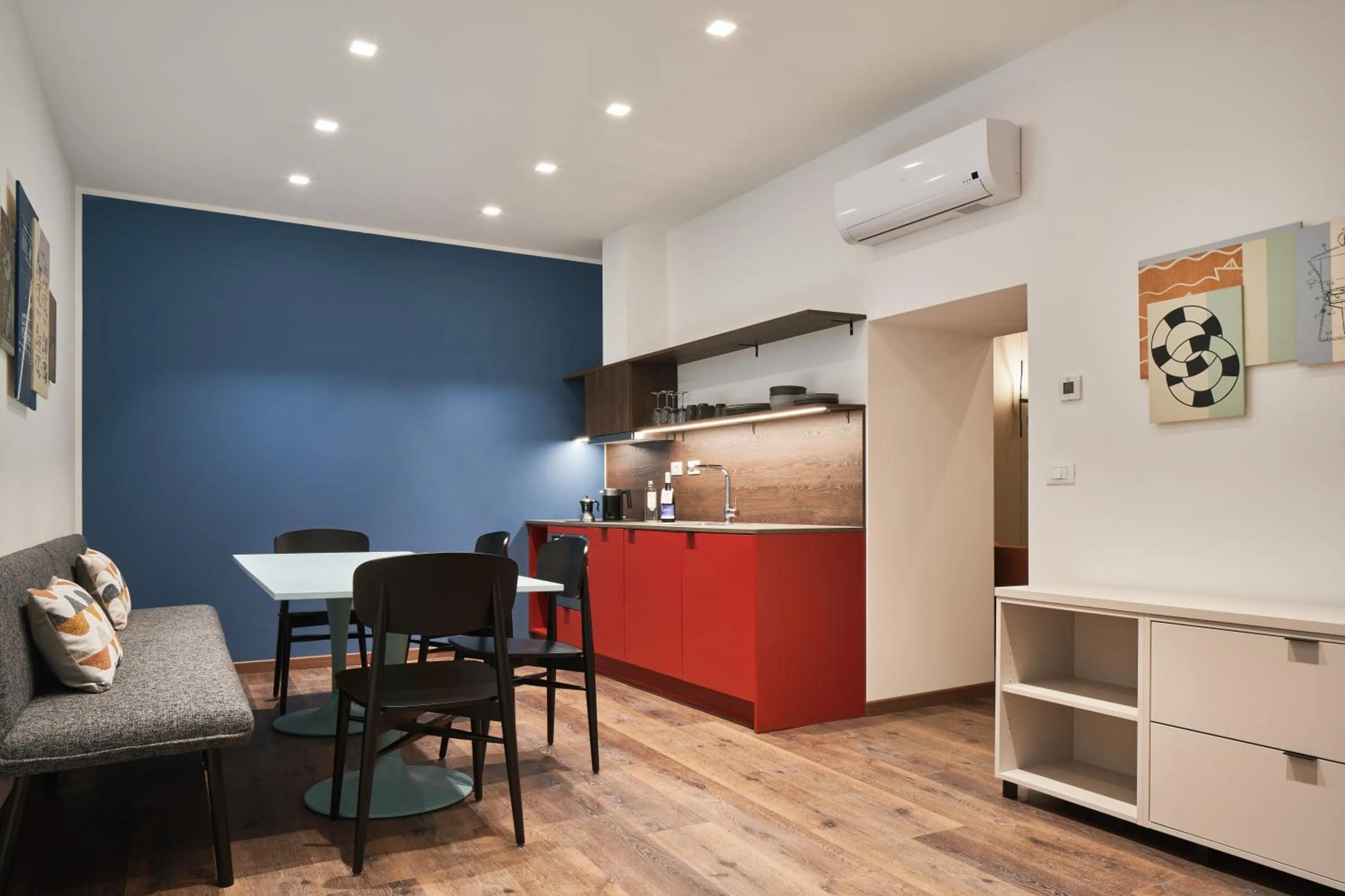 URBANAUTS STUDIOS Minelli