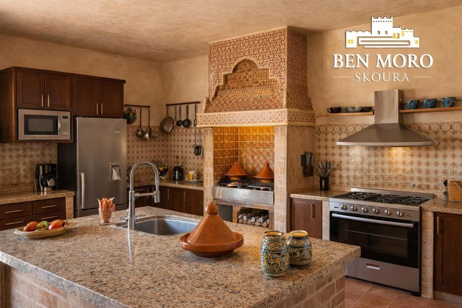 Restaurant/places to eat in Auberge Famille Benmoro