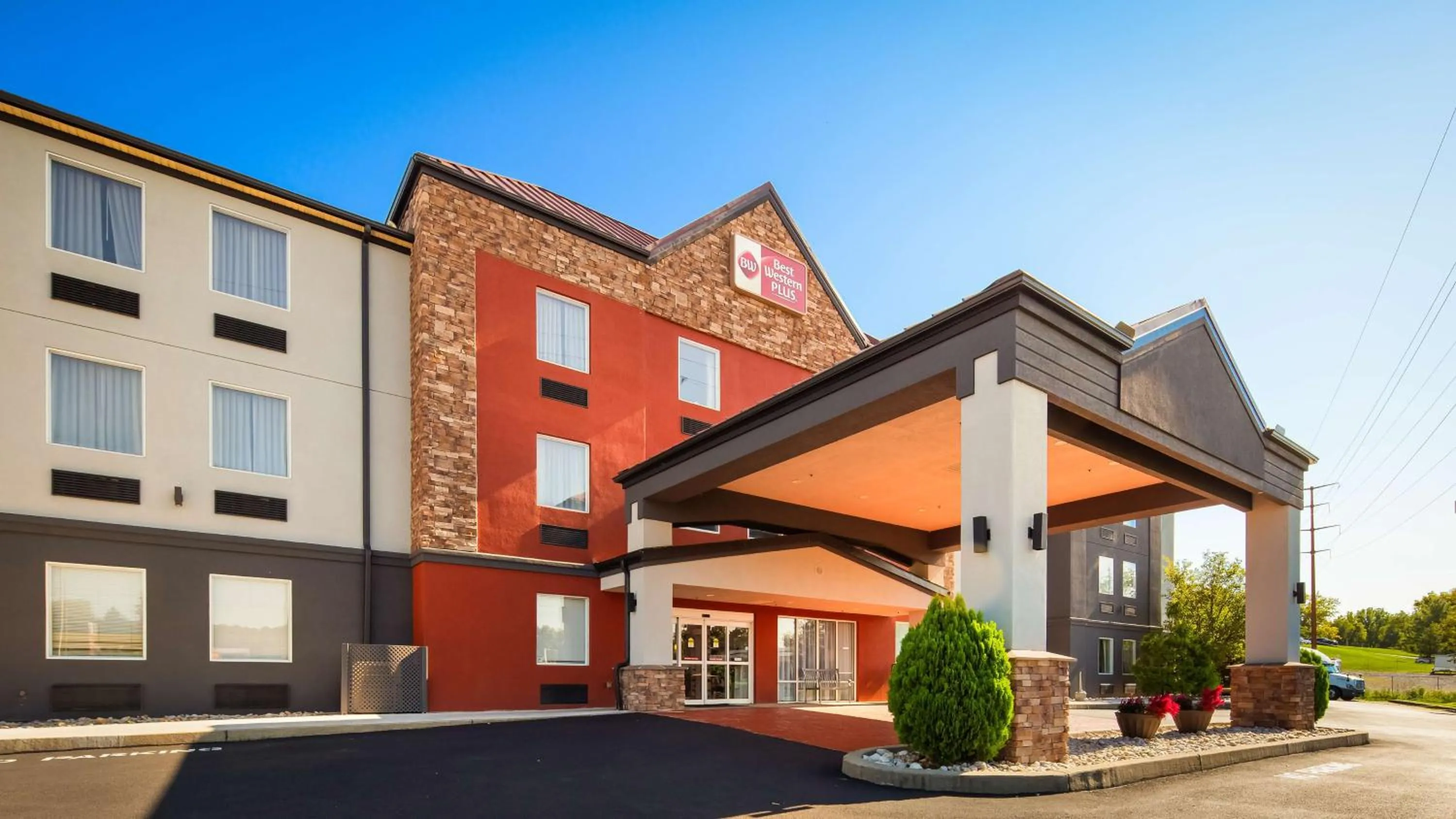 Property building in Best Western Plus New Cumberland