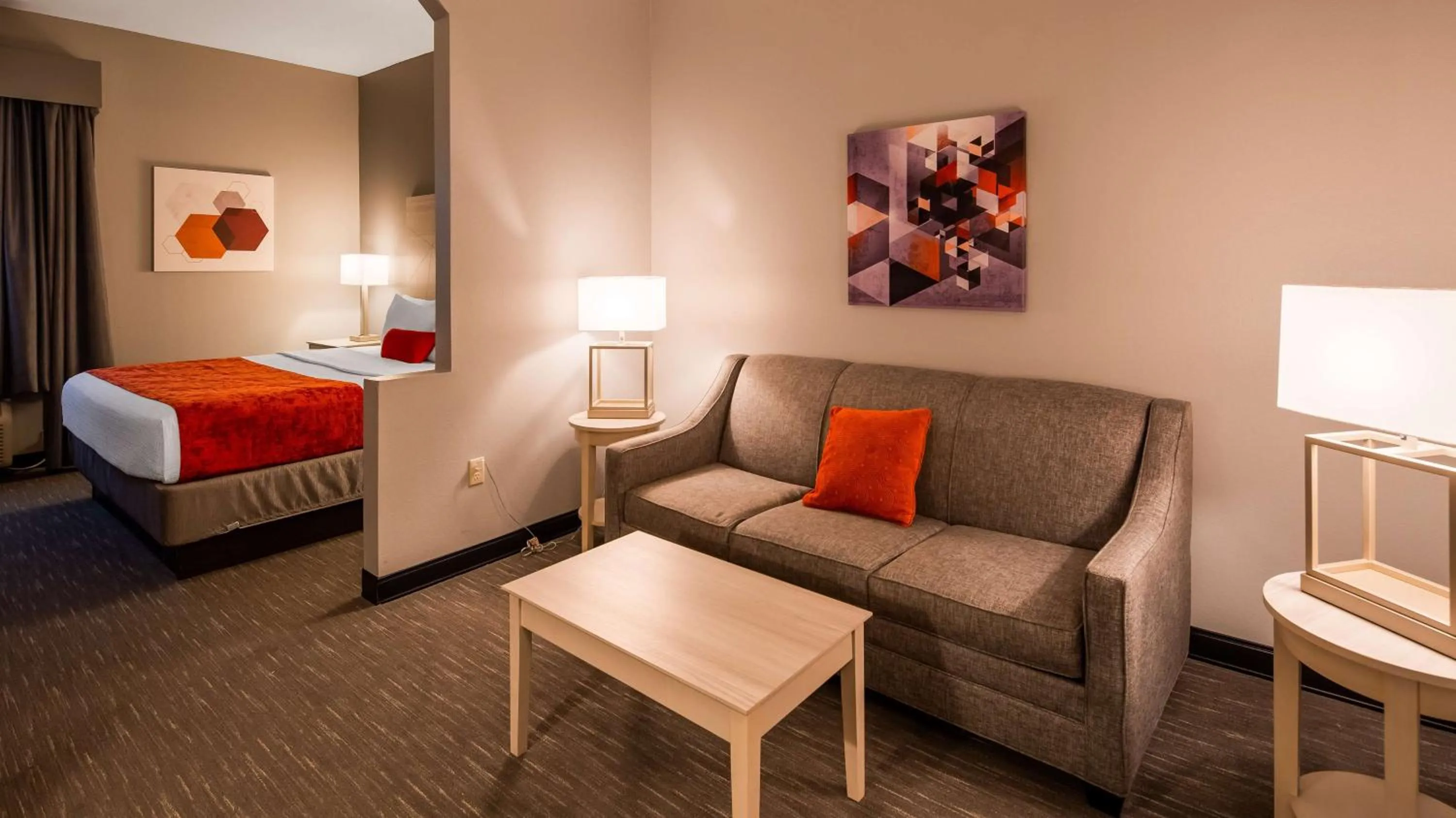 Photo of the whole room, Bed in Best Western Plus New Cumberland