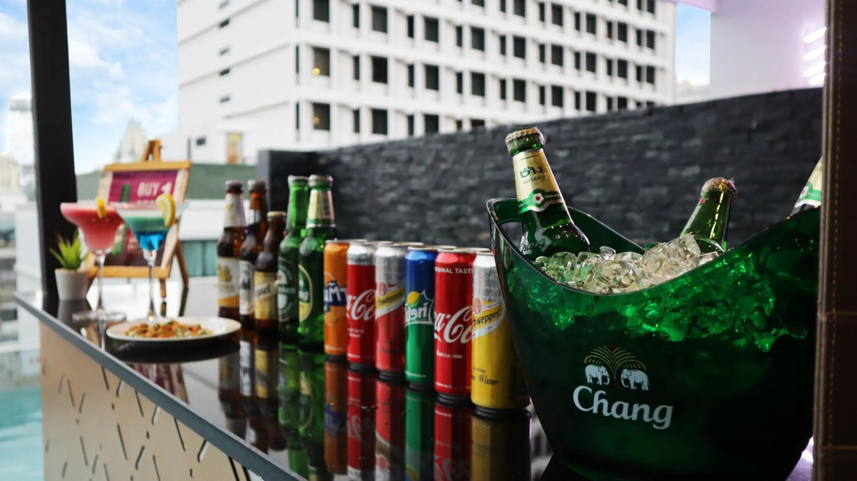 Lounge or bar in GLOW Sukhumvit 5