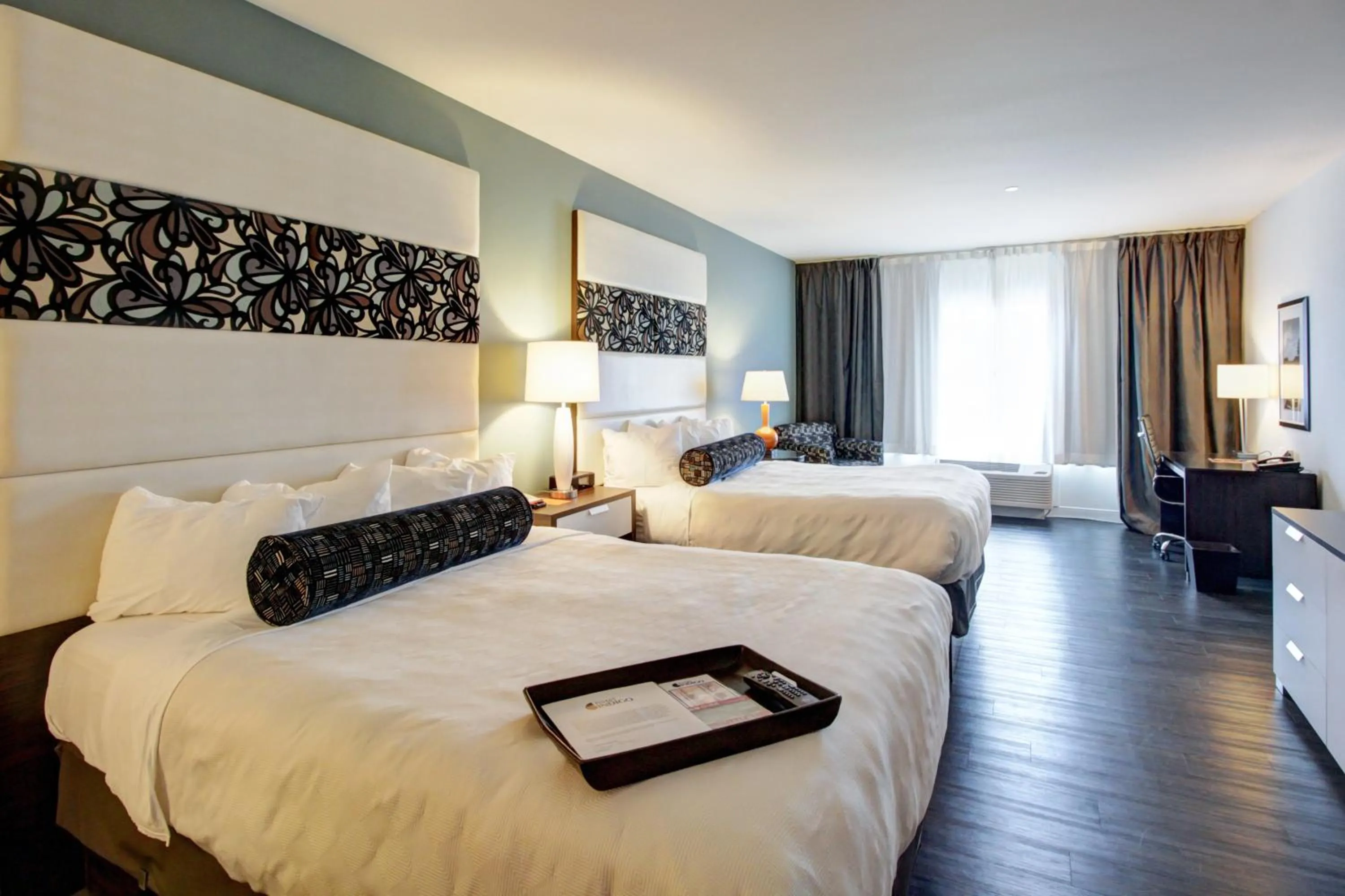 Photo of the whole room, Bed in Hotel Indigo Waco by IHG