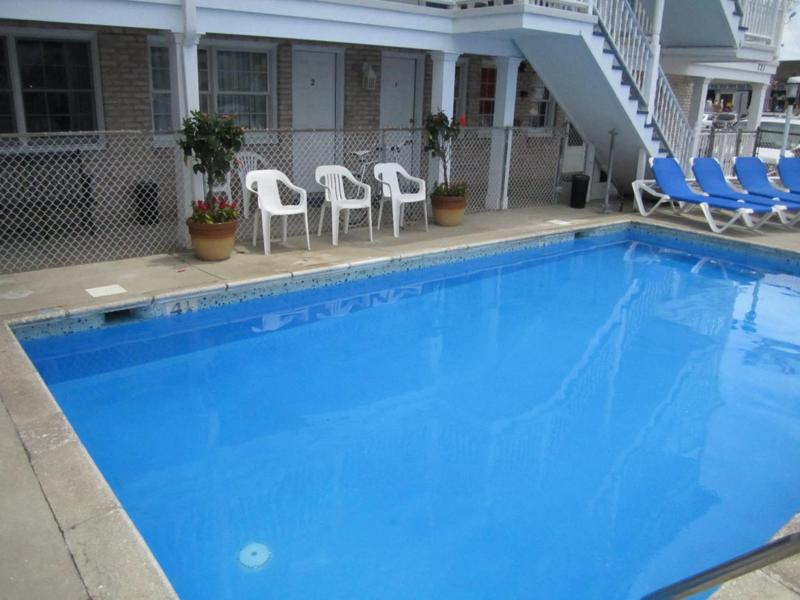 Pool view in The Heritage Inn