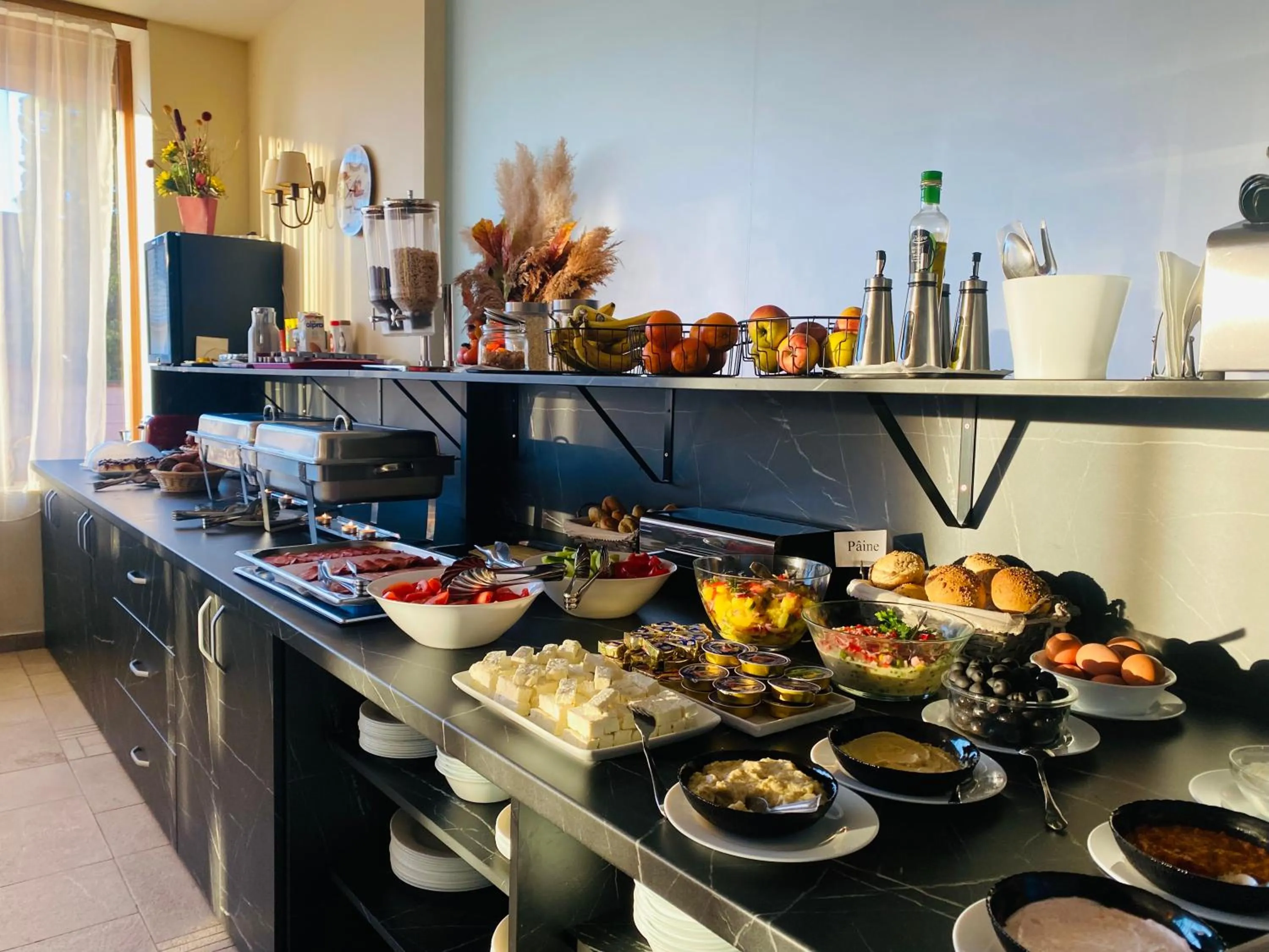 Food and drinks in Hotel Oxford By TimHotels