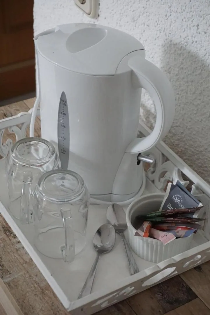 Coffee/tea facilities in Hotel Wildrose