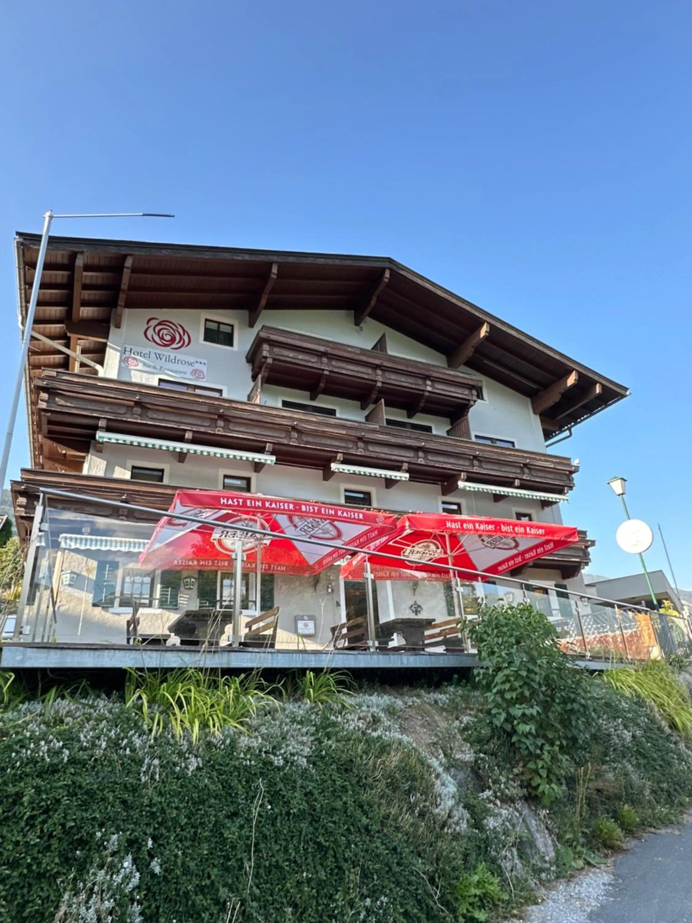 Property building in Hotel Wildrose