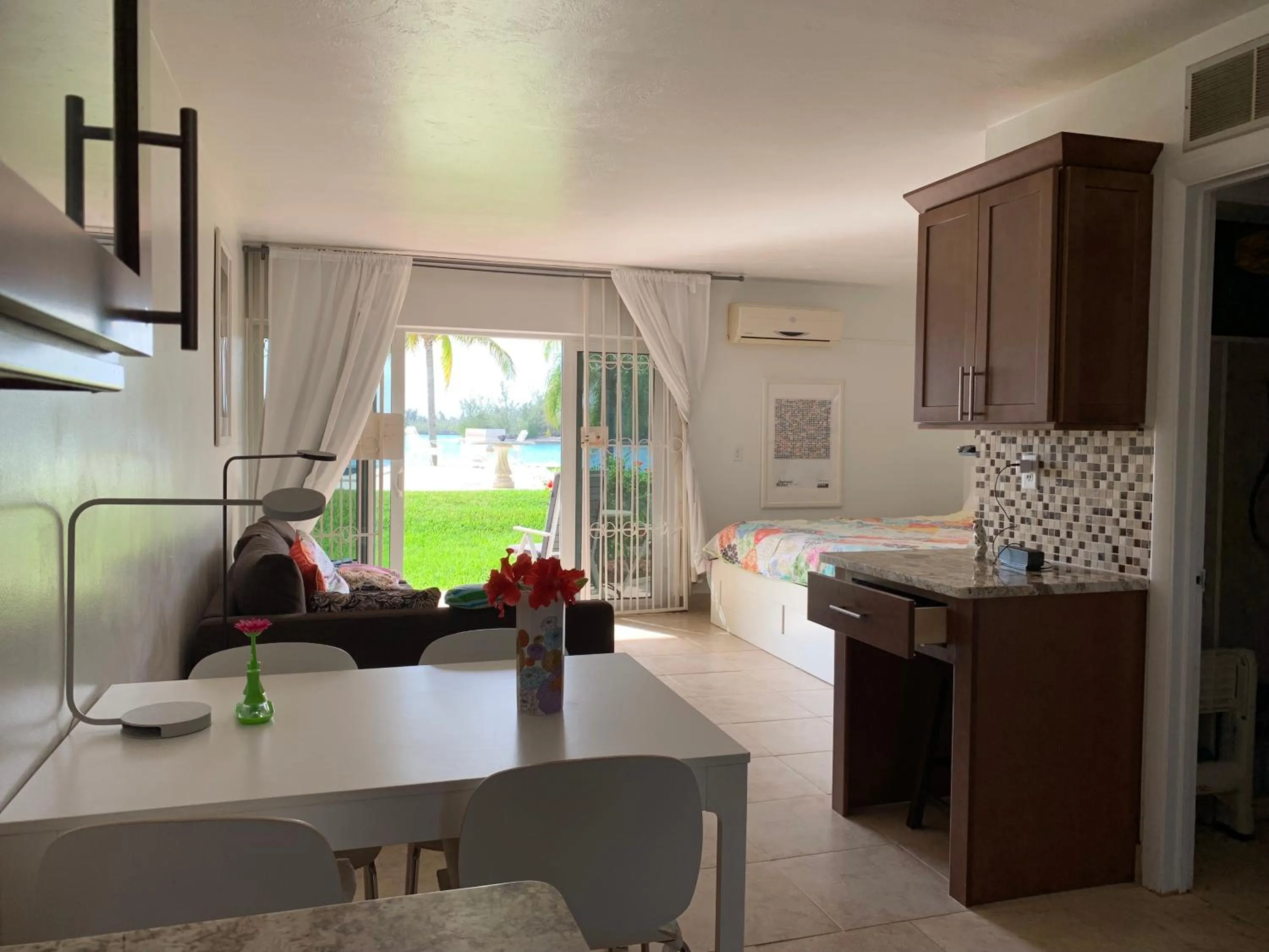 Photo of the whole room in Obera Beach #105