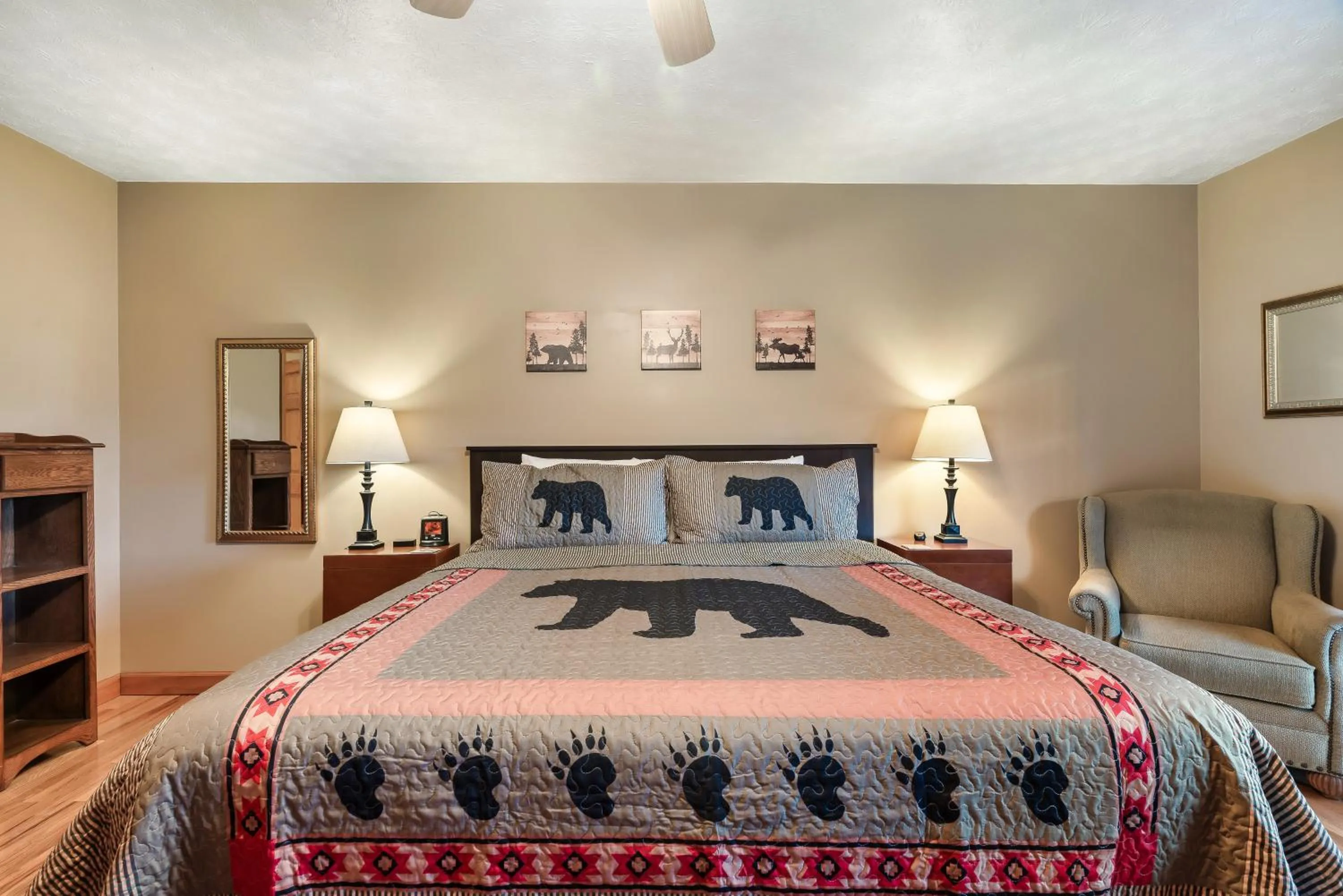 Bed in Berry Springs Lodge