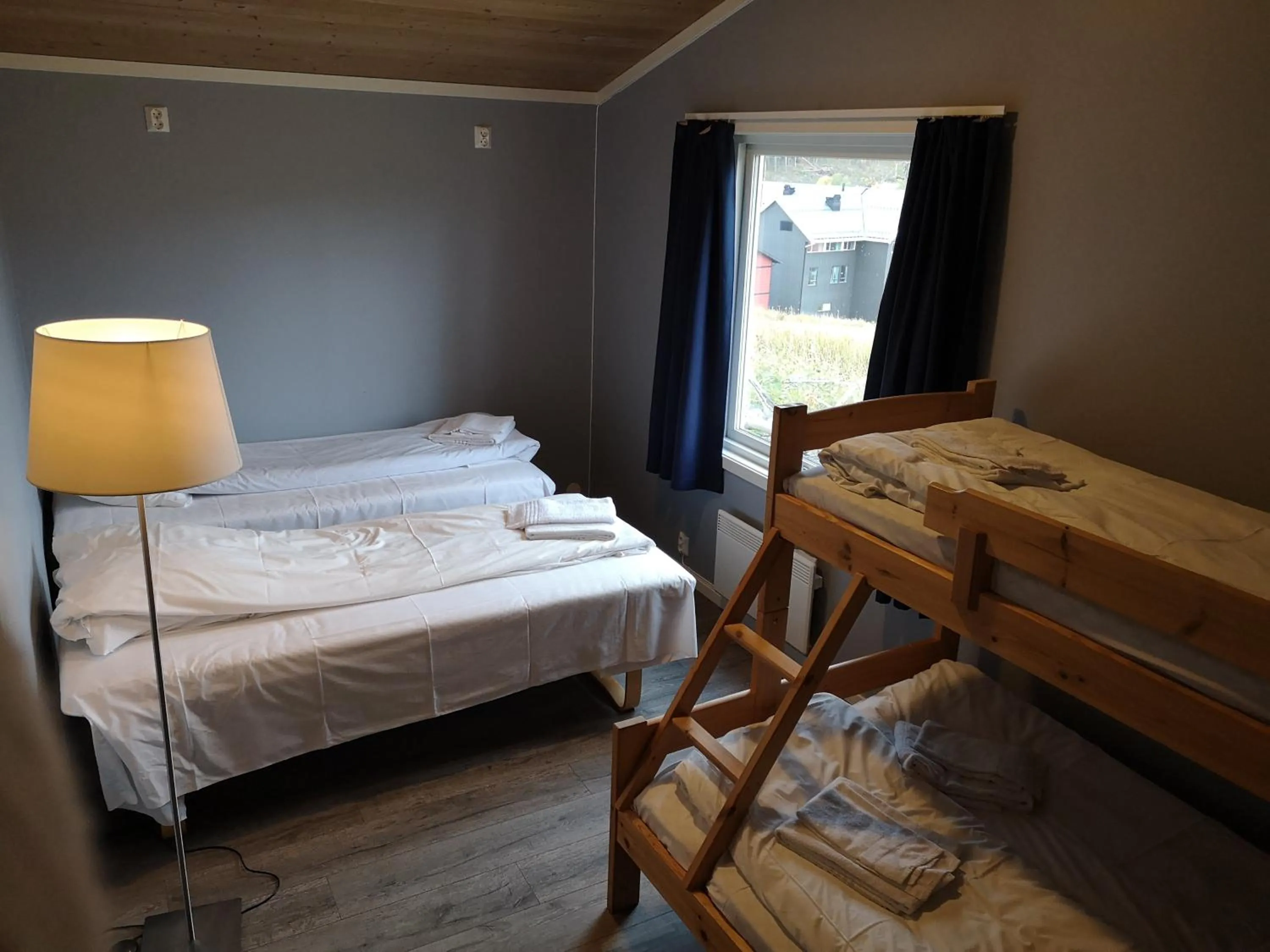 Bedroom, Bed in Dombåstun Motel