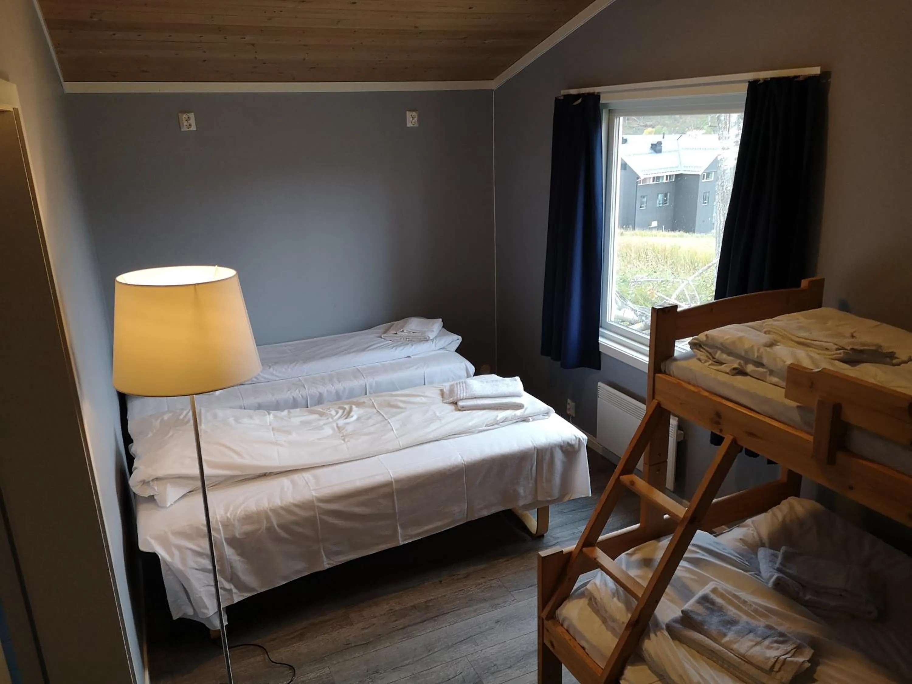 Bedroom, Bed in Dombåstun Motel