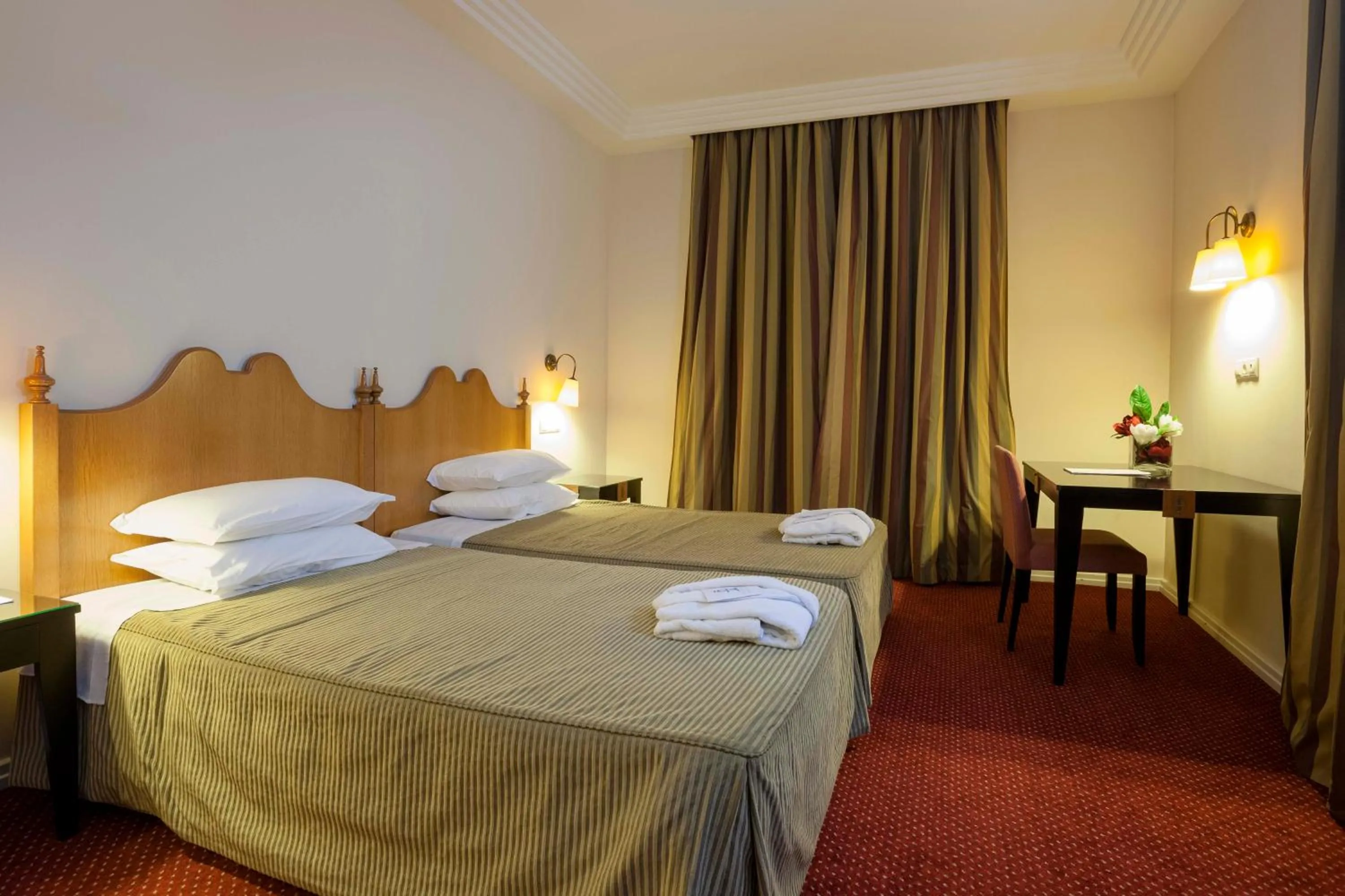 Property building, Bed in Hotel Termas da Curia