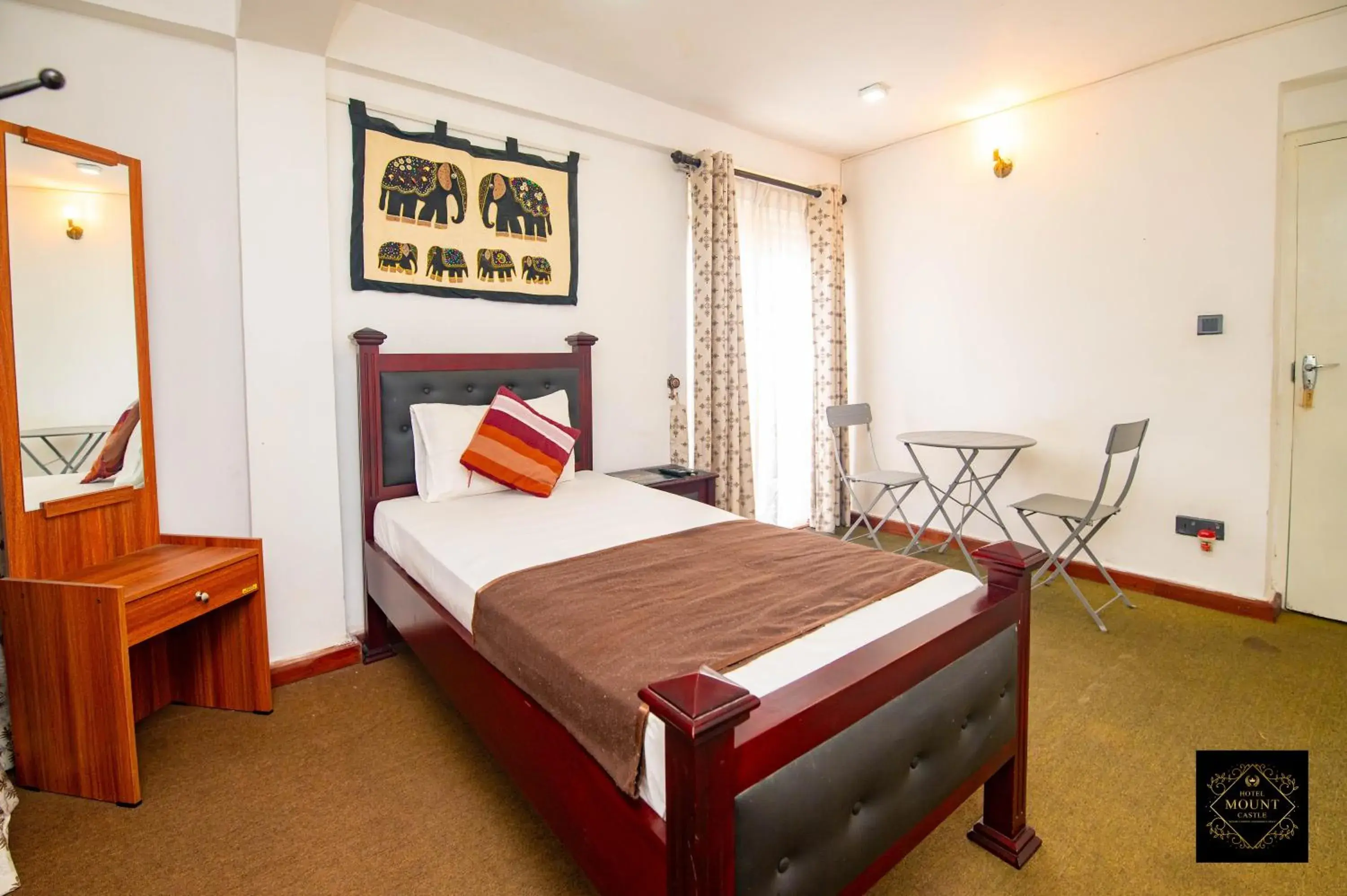 Single Room with Bathroom - single occupancy in Hotel Mount Castle Single Room with Bathroom - single occupancy in Hotel Mount Castle