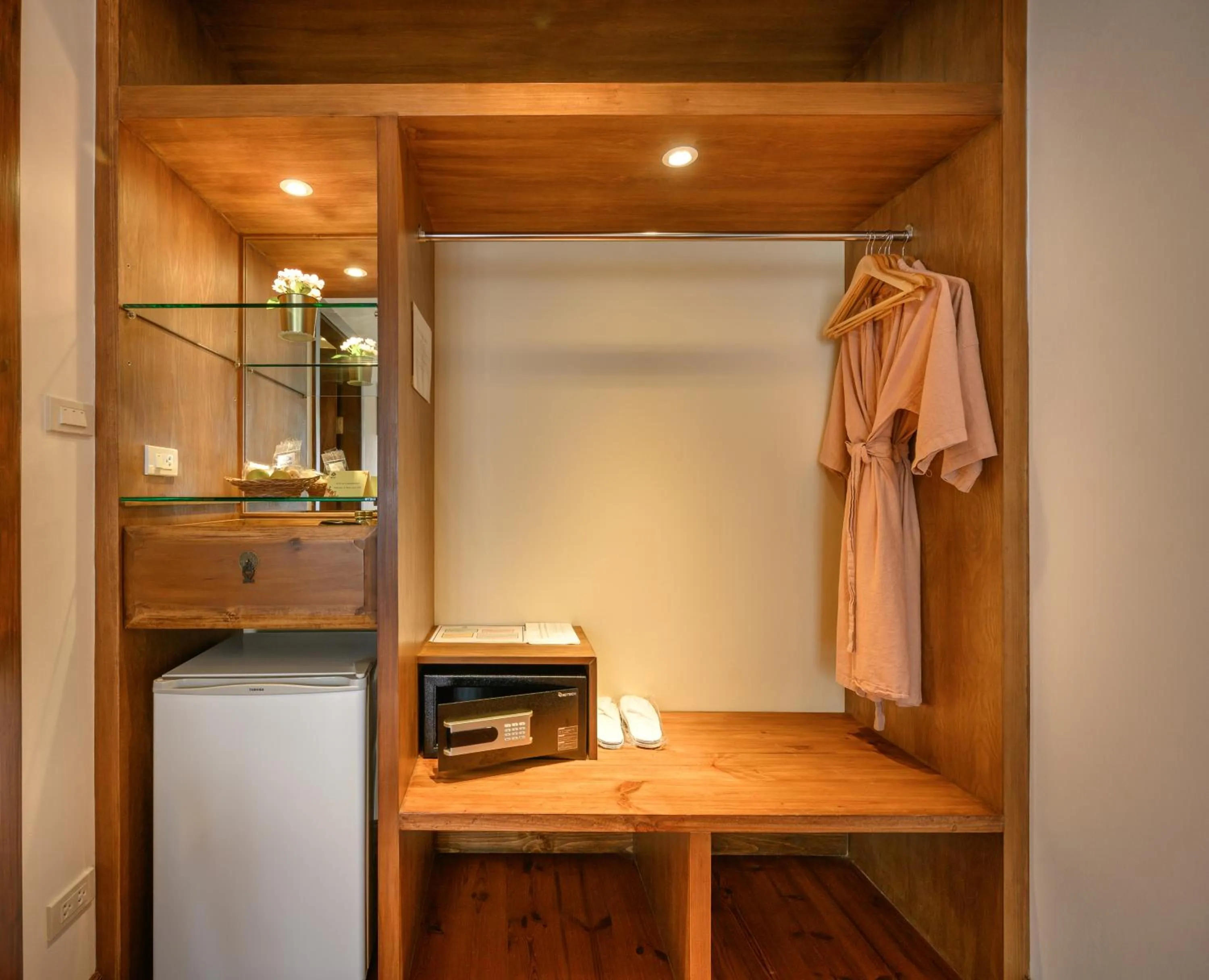 Photo of the whole room in WOO Gallery & Boutique hotel