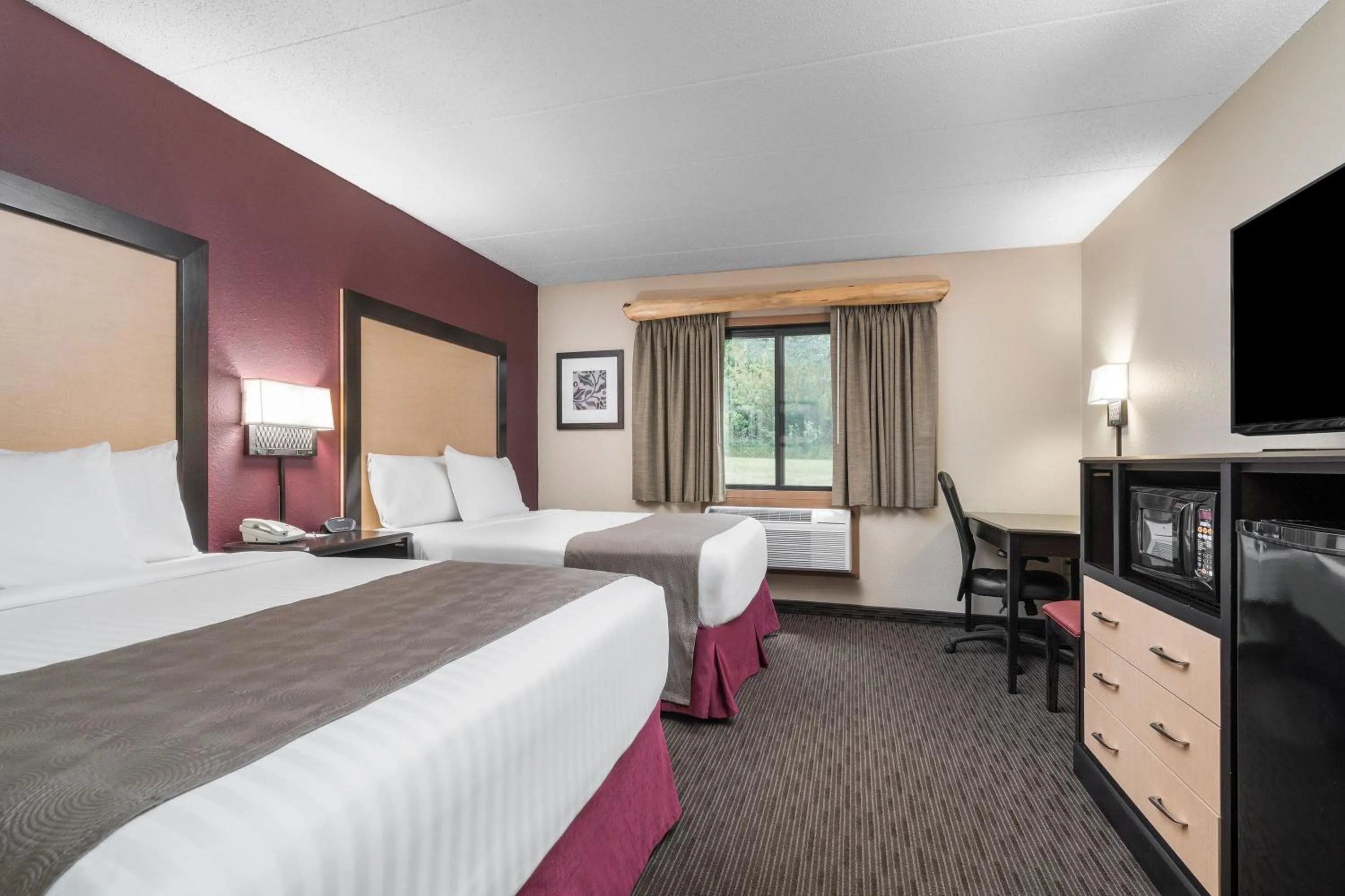 Photo of the whole room, Bed in AmericInn by Wyndham Detroit Lakes