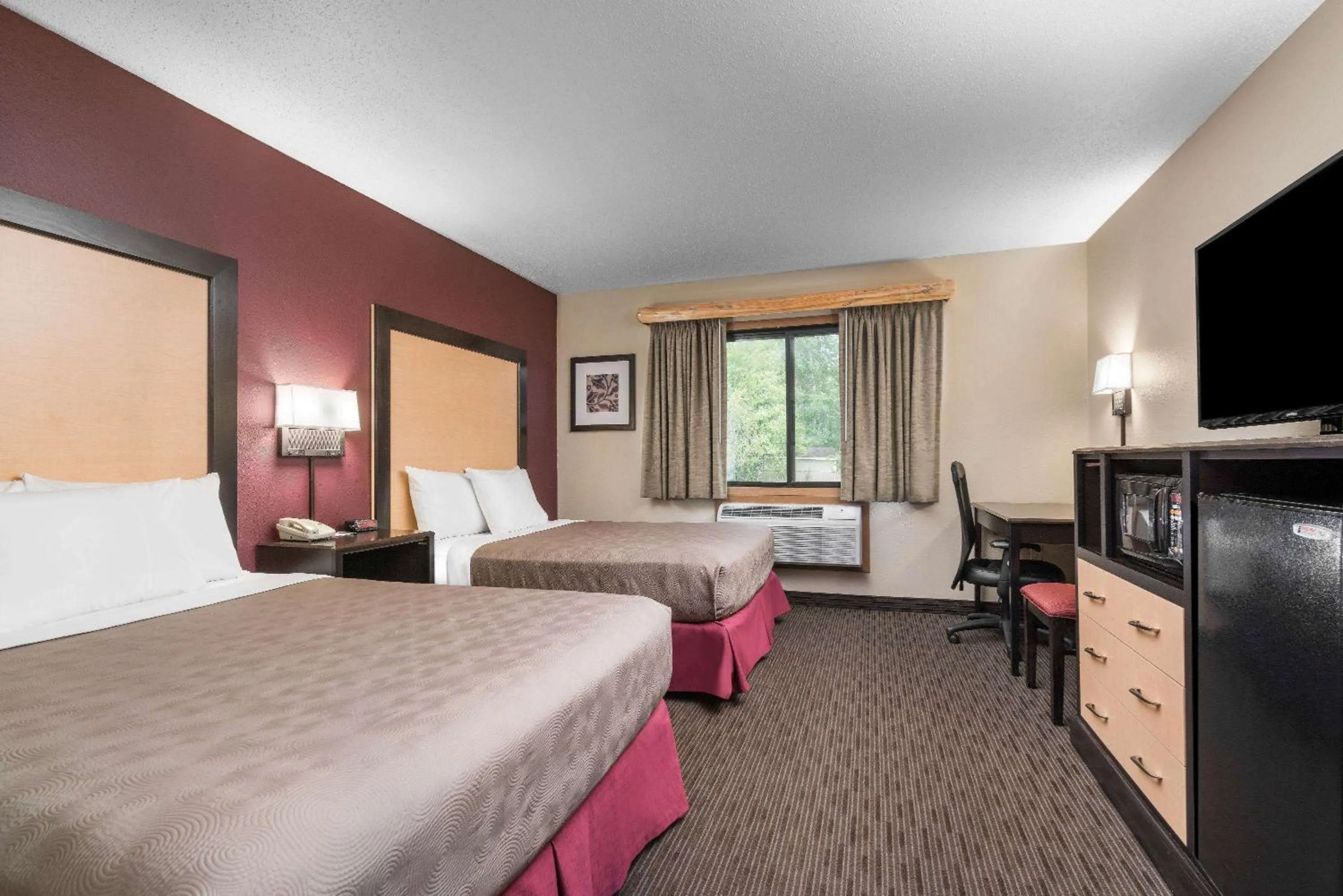 Photo of the whole room, Bed in AmericInn by Wyndham Detroit Lakes