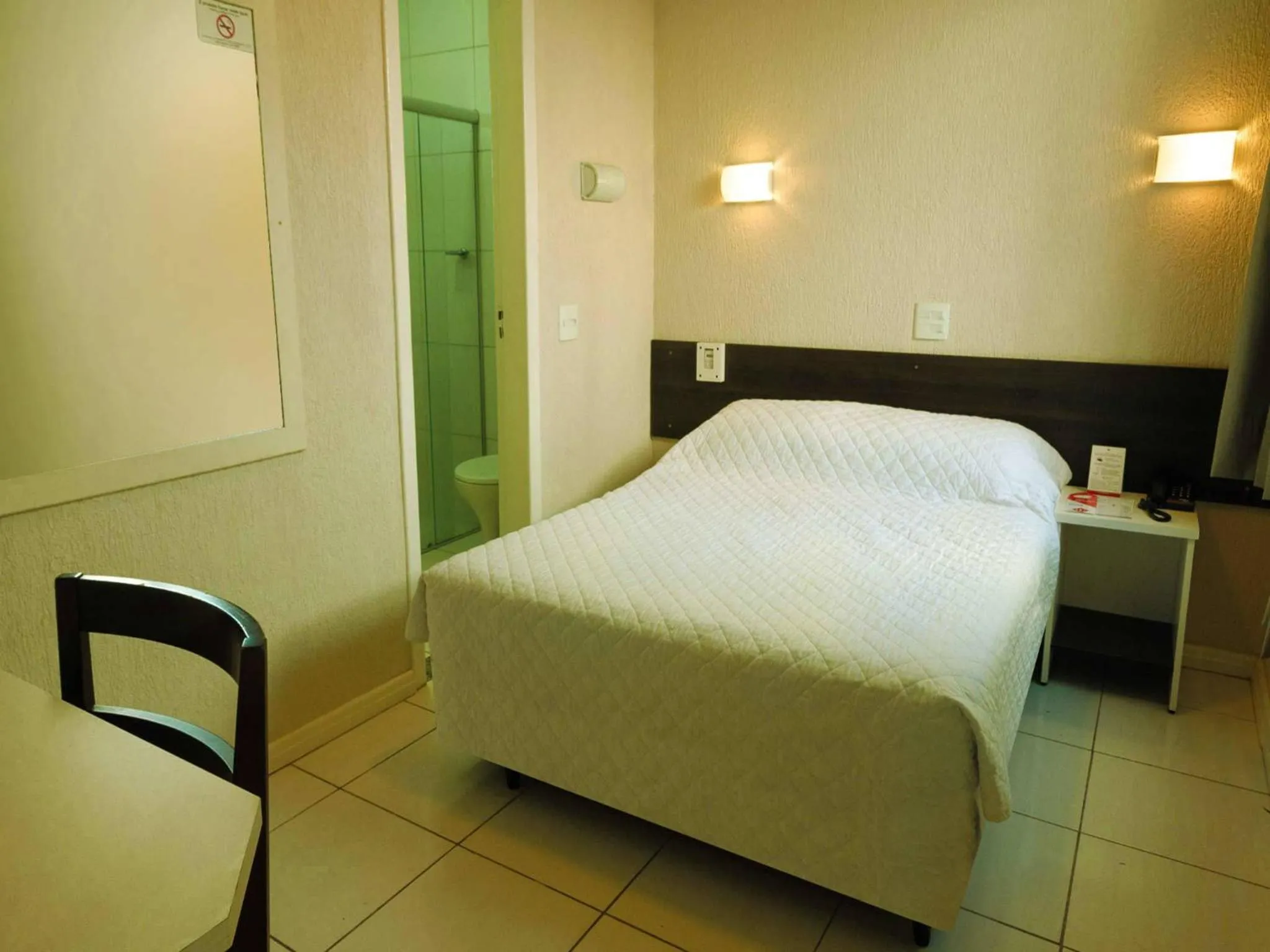 Photo of the whole room, Bed in Hotel Elevado