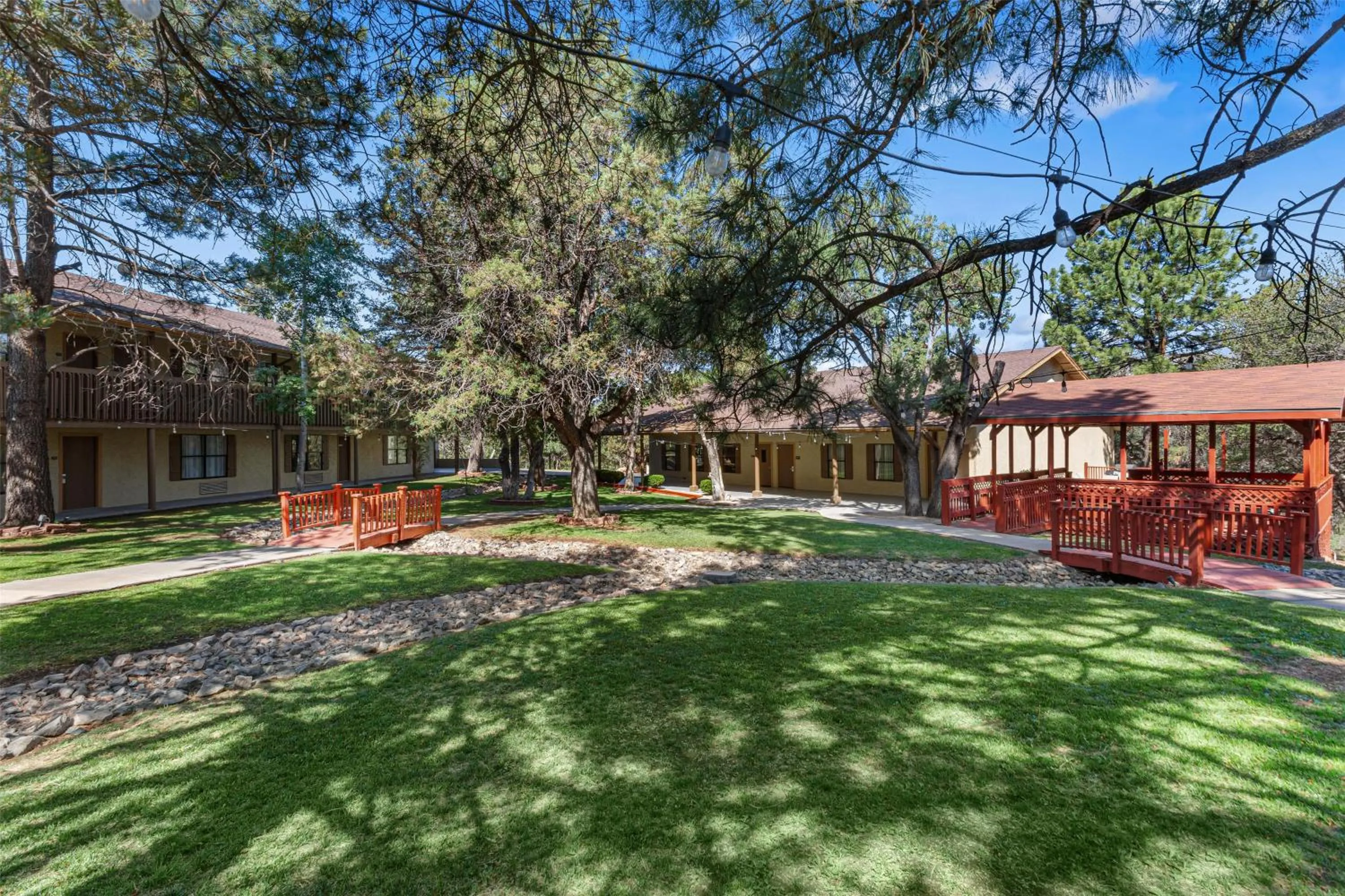 Property building in Best Western Pine Springs Inn