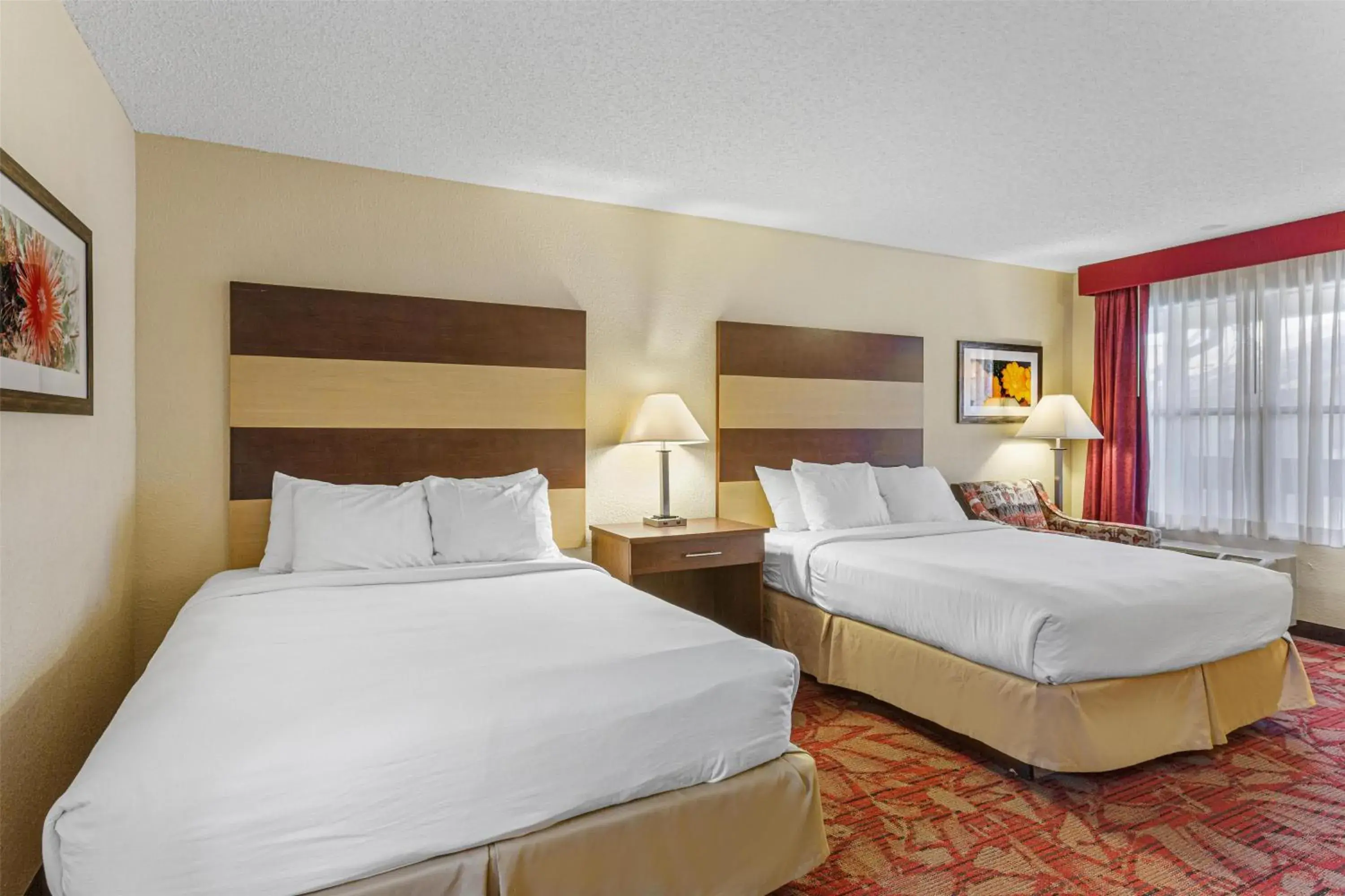 Queen Room with Court View - Non-Smoking in Best Western Pine Springs Inn Queen Room with Court View - Non-Smoking in Best Western Pine Springs Inn