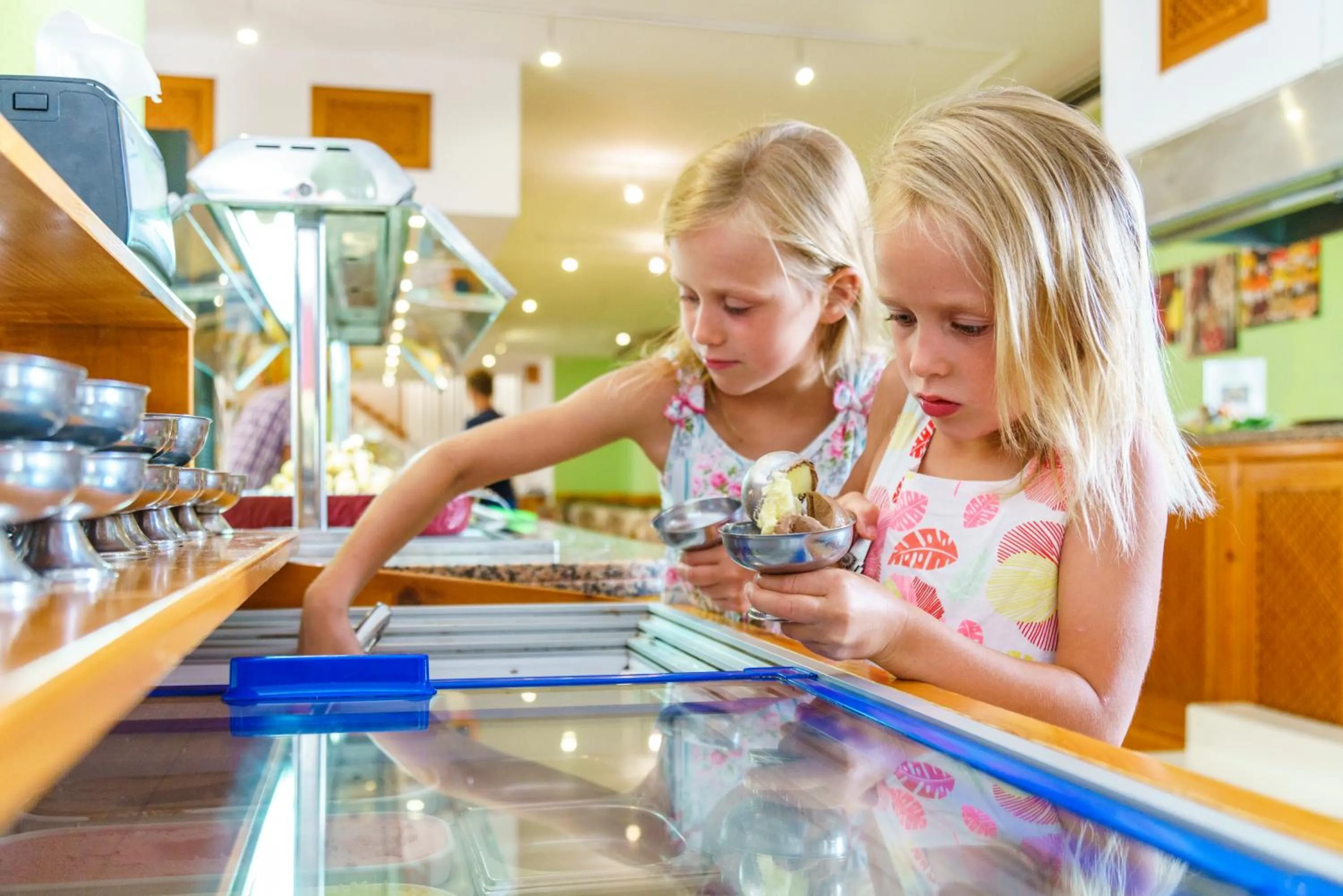 children in Playa Parc Apartments
