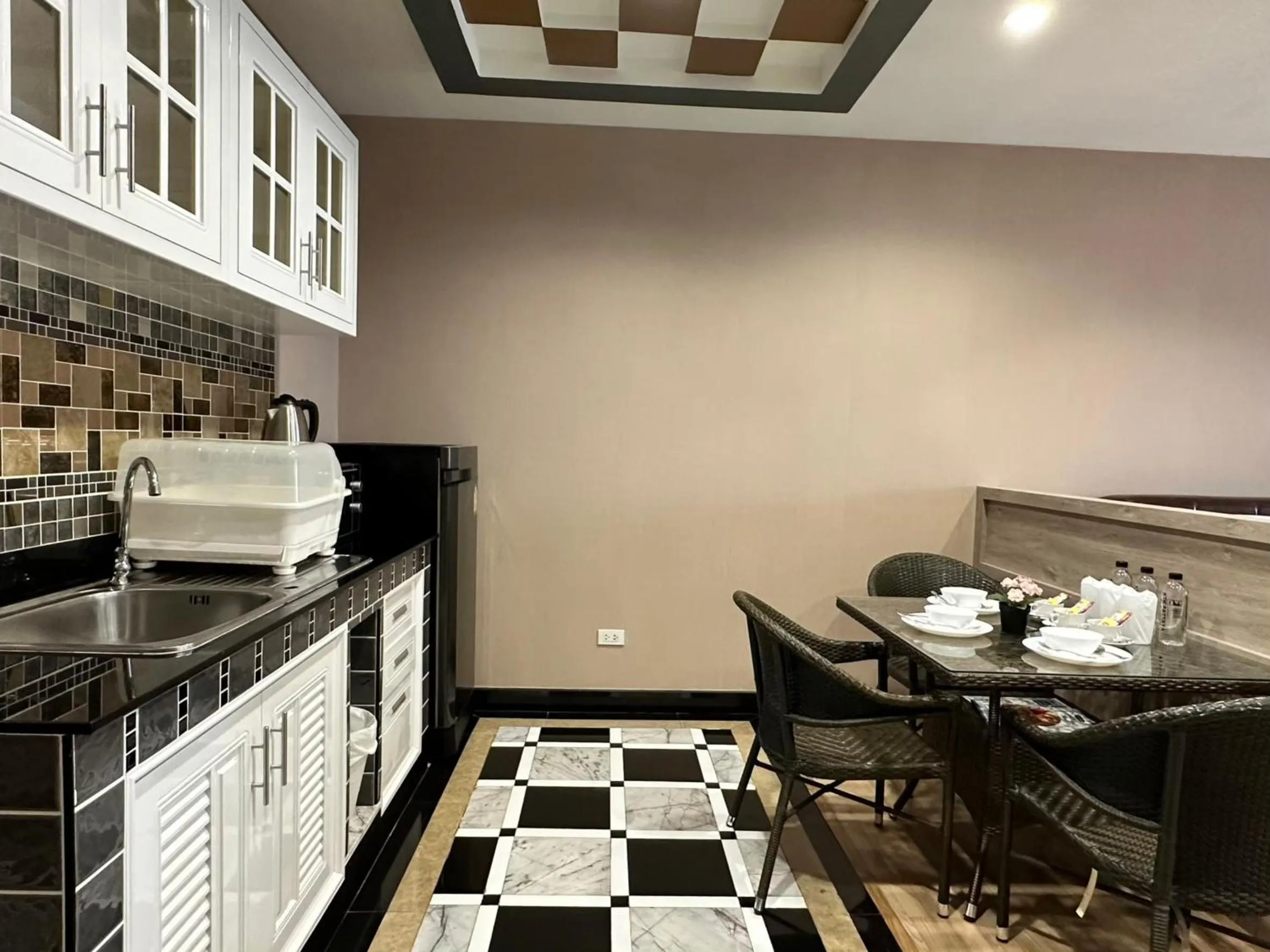 Kitchen or kitchenette in KTK Pattaya Hotel & Residence