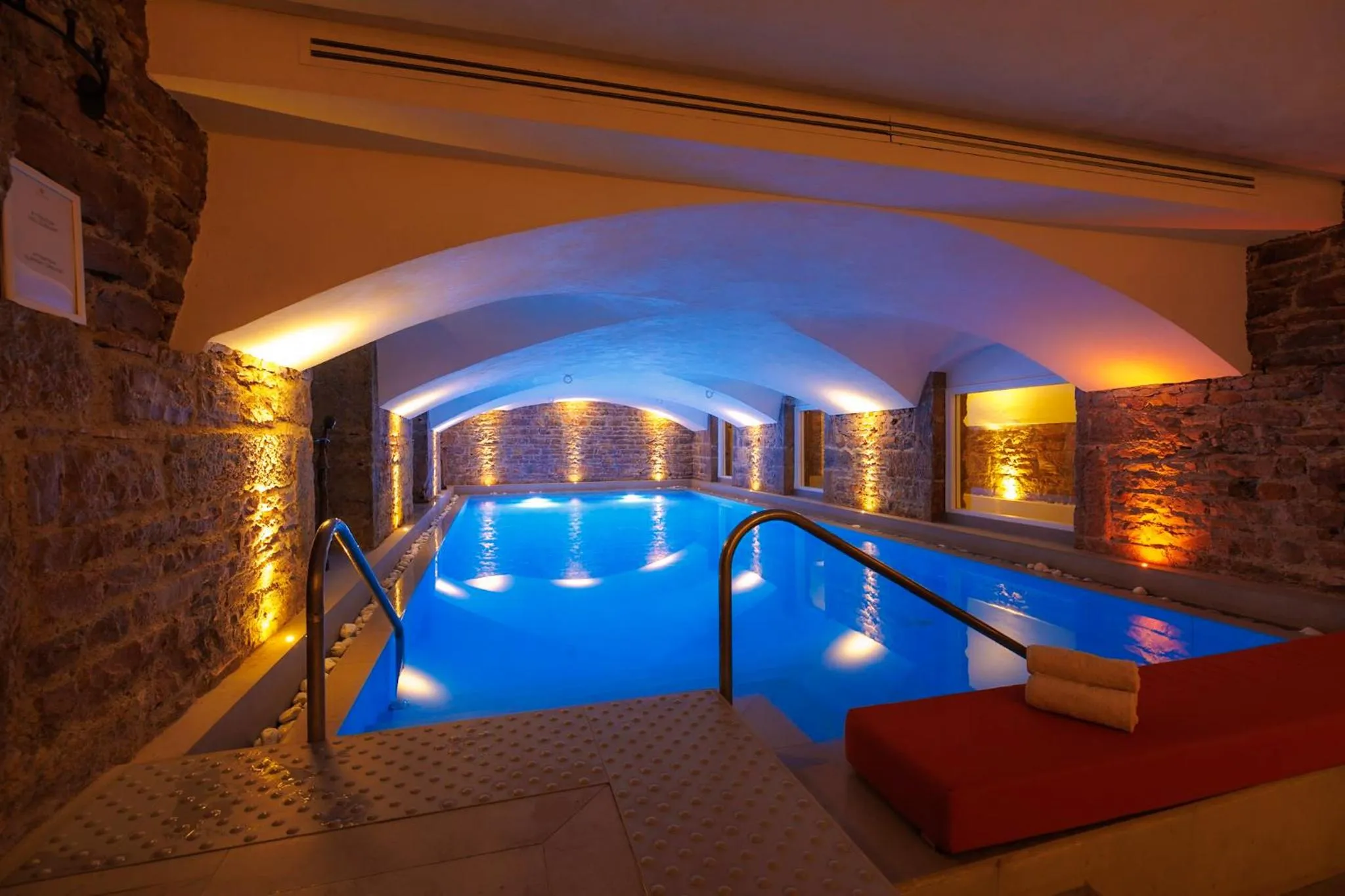 Swimming pool in Boscolo Lyon Hotel & Spa