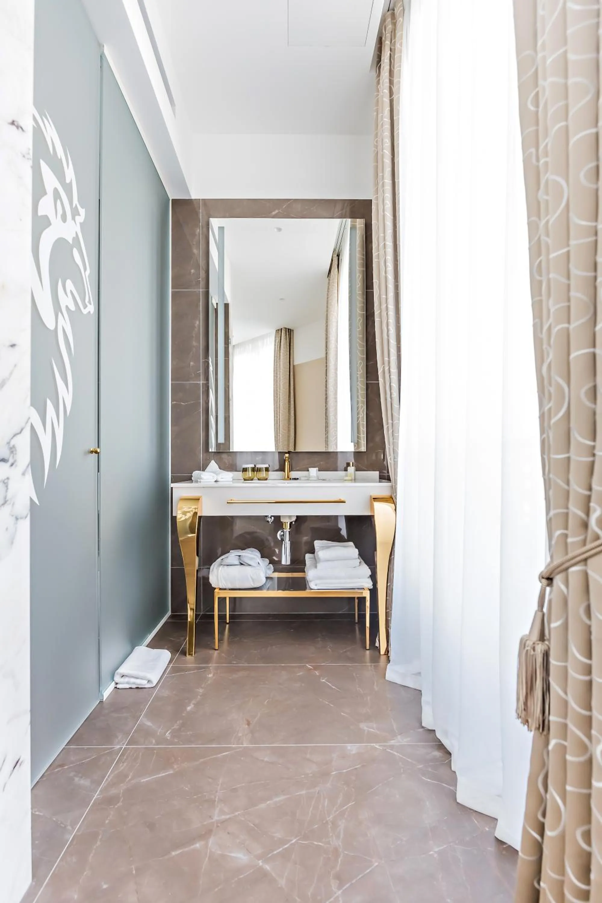 Shower in Boscolo Lyon Hotel & Spa