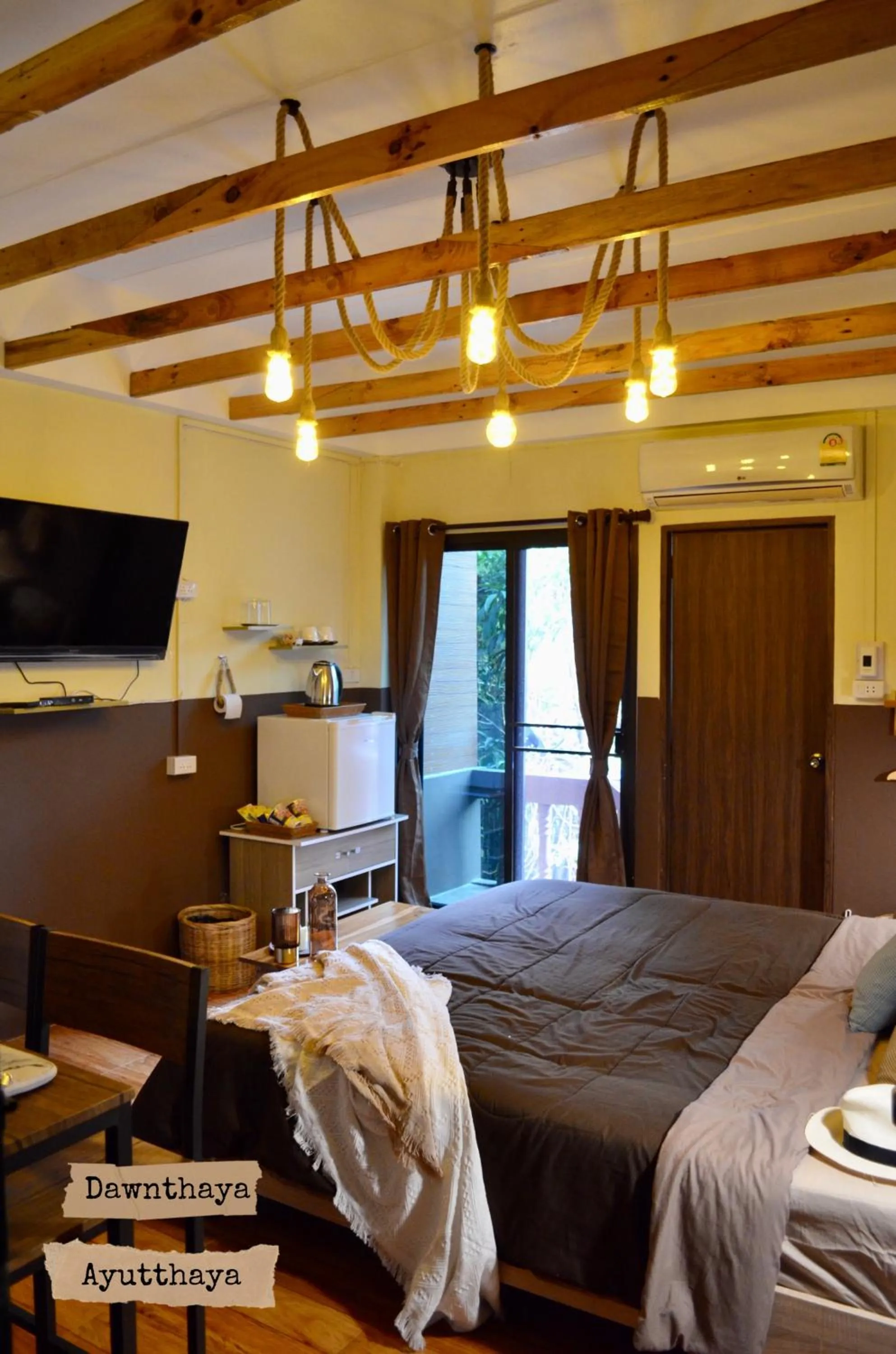 Bed in Dawnthaya Ayutthaya Art House บ้านดอนธยๅ อยุธยา