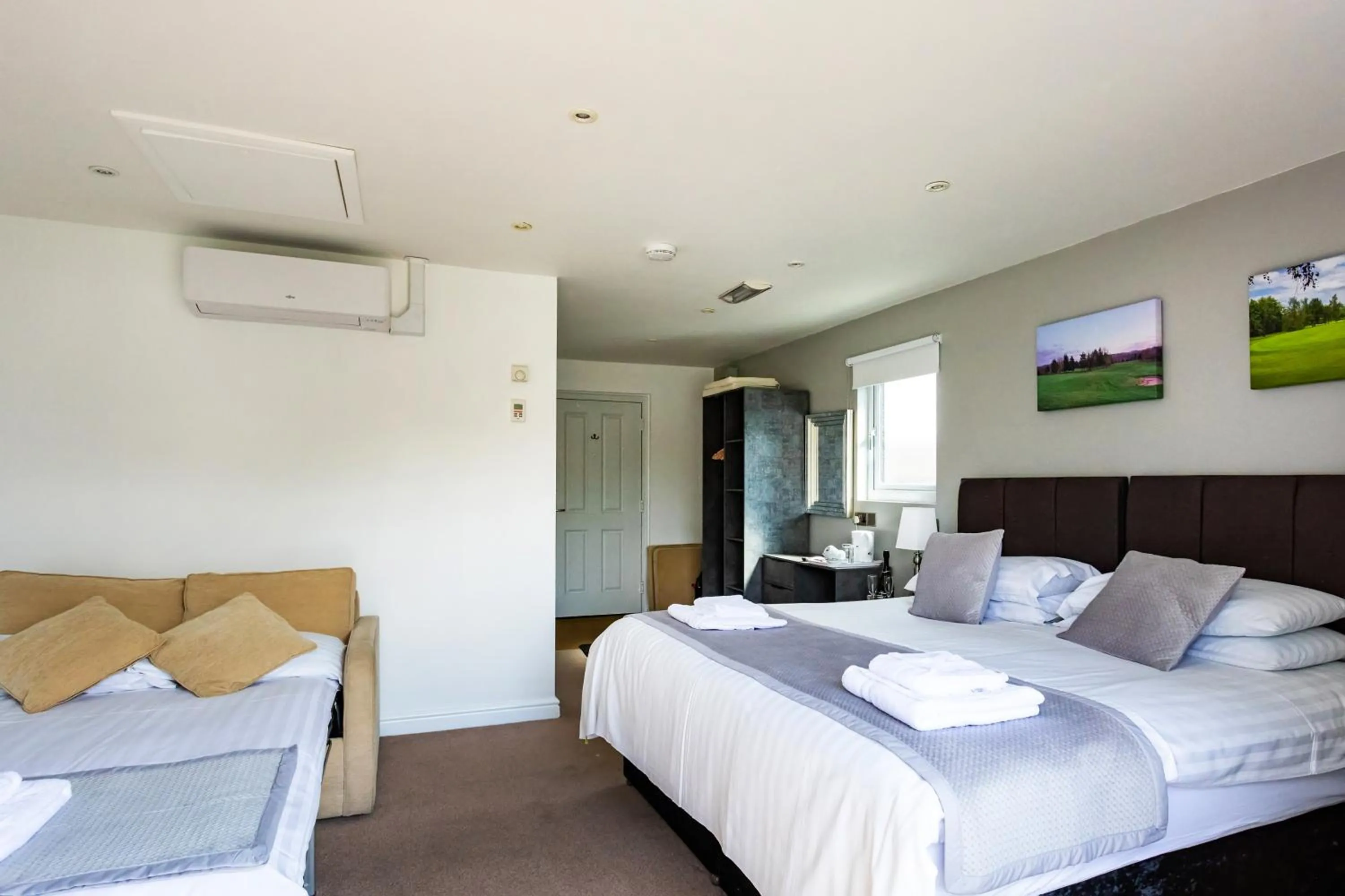 Bed in The Vale Golf & Country Club