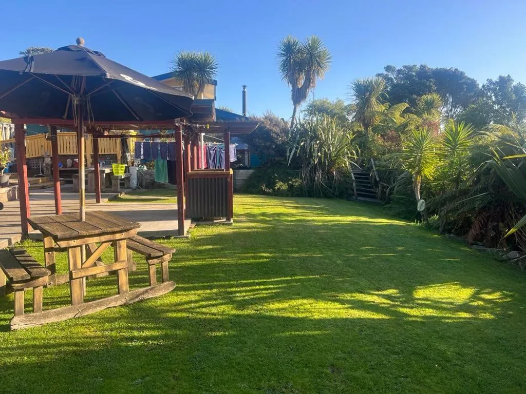 Global Village Travellers Lodge