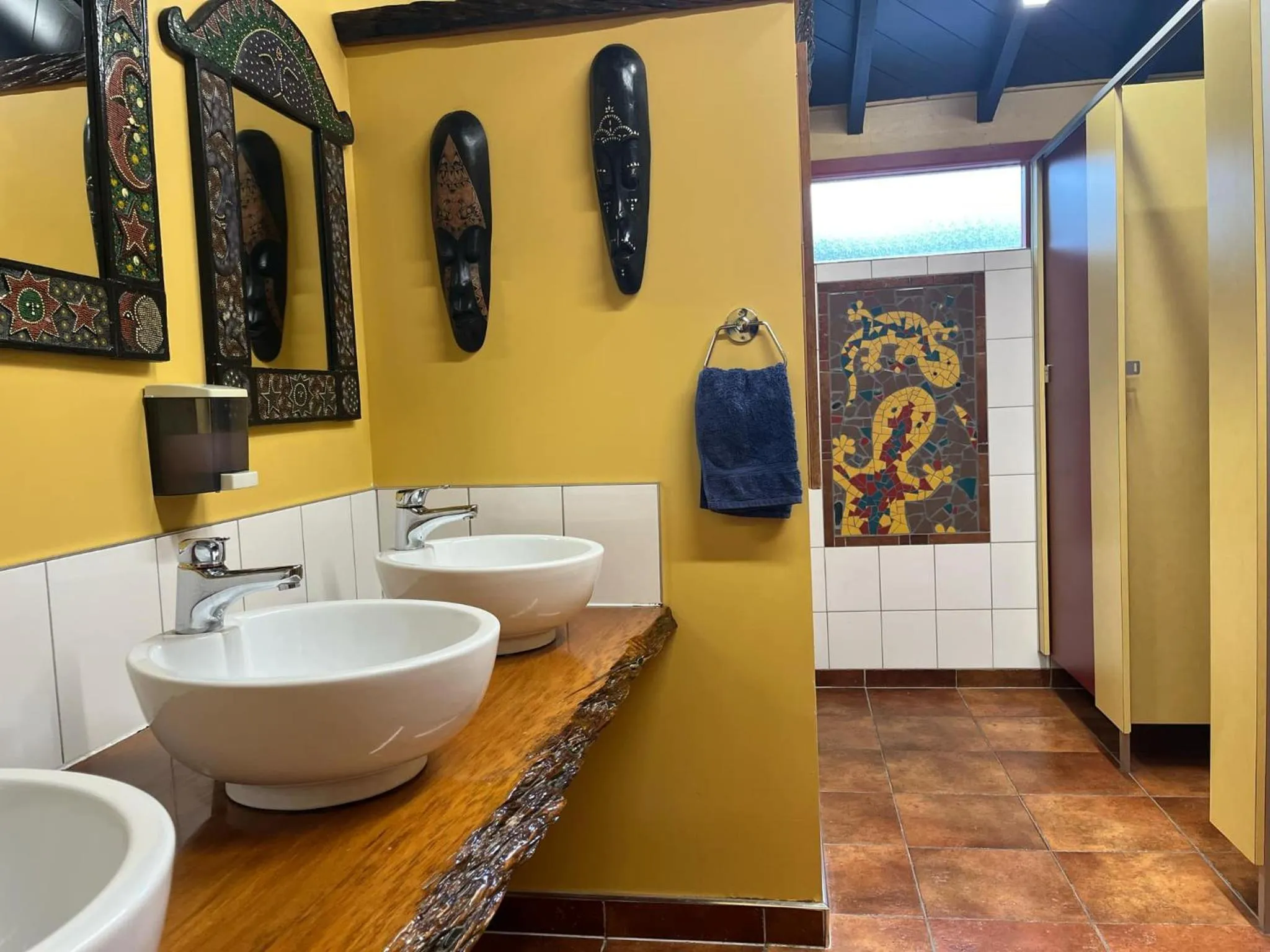 Bathroom in Global Village Travellers Lodge