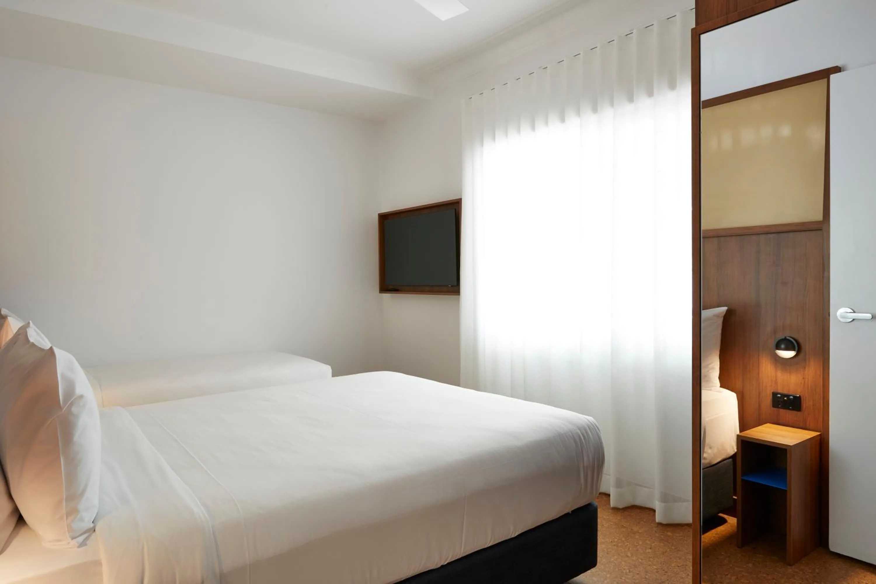 Bedroom, Bed in The Sails Motel Brunswick Heads