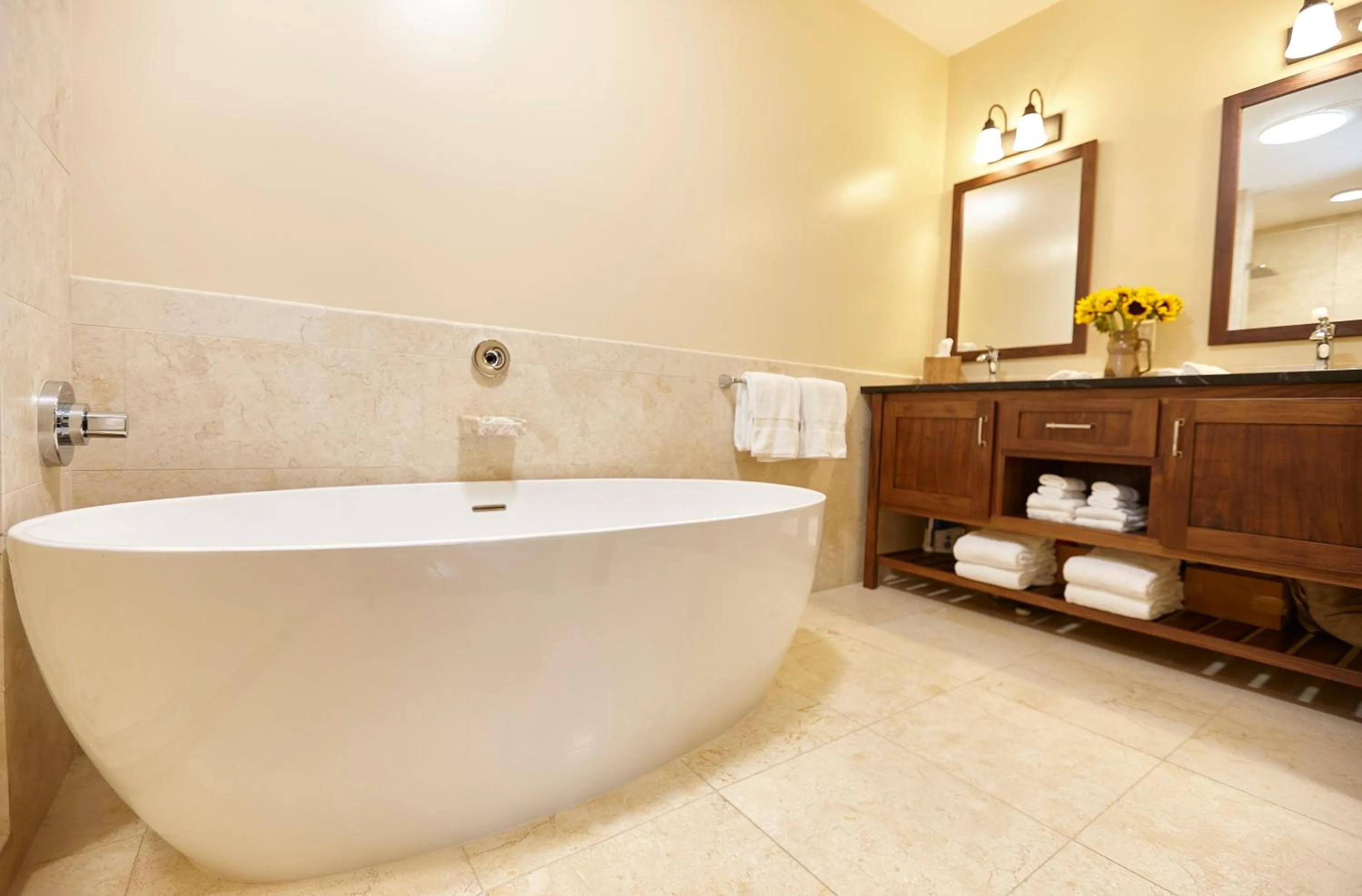 Bathroom in Seesaw's Lodge