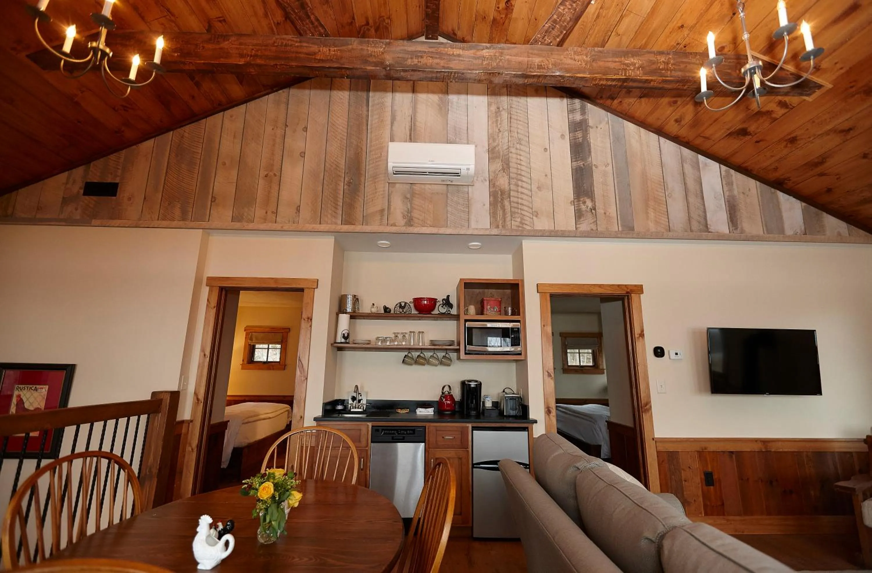 TV and multimedia in Seesaw's Lodge