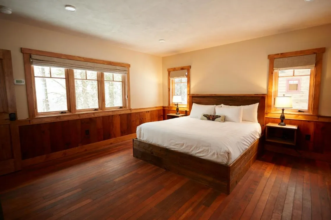 Bed in Seesaw's Lodge