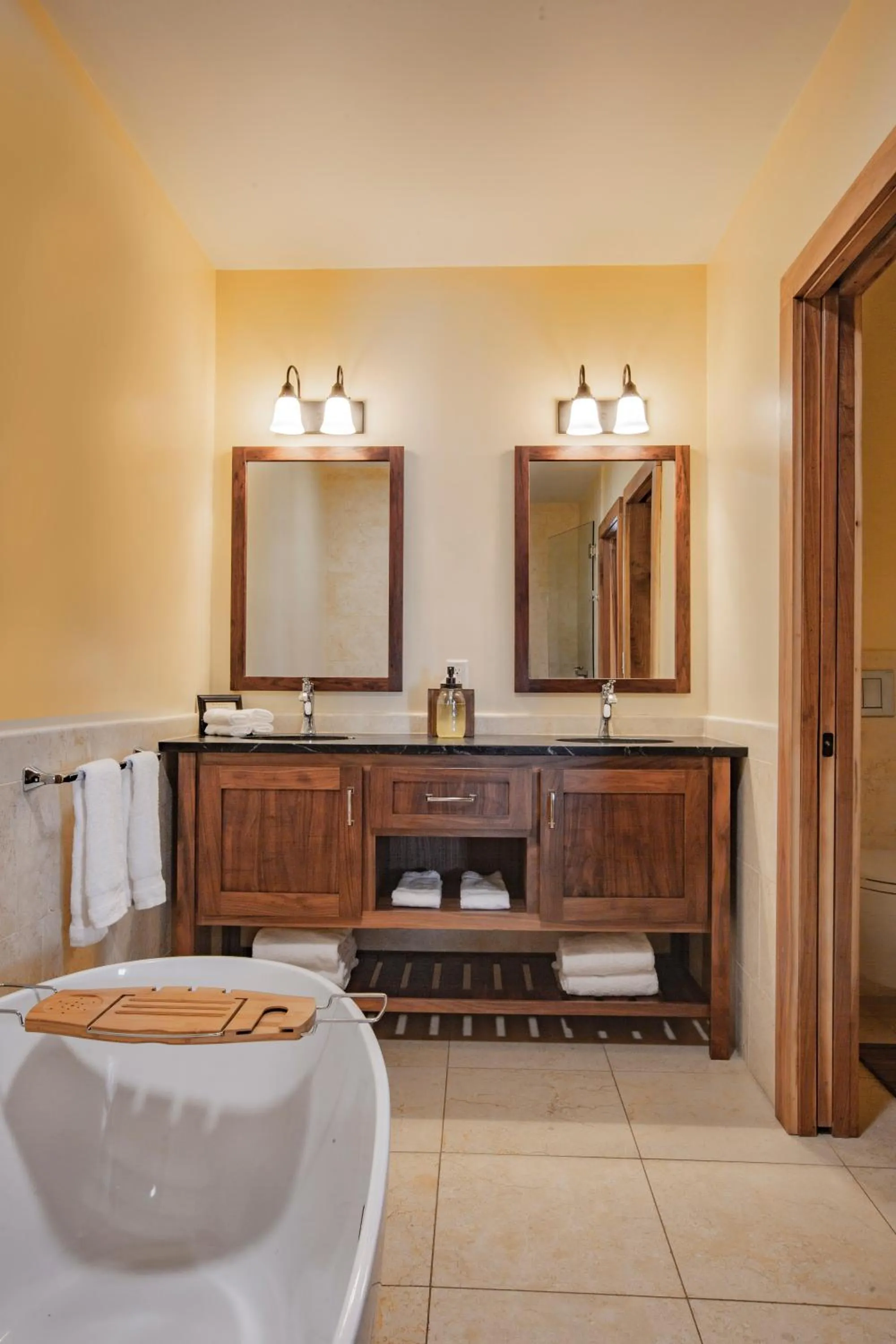 Bathroom in Seesaw's Lodge