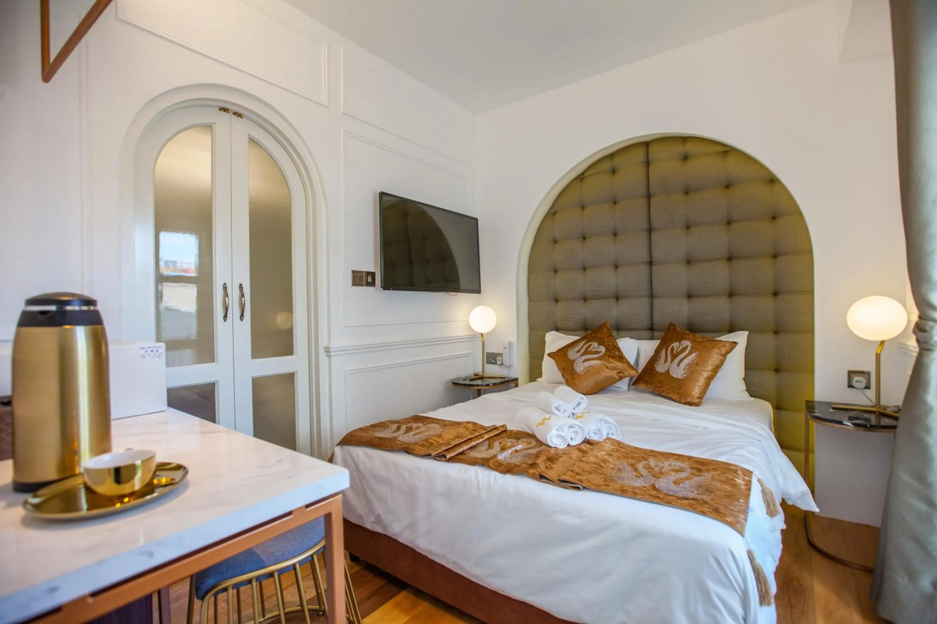 Photo of the whole room, Bed in White Mansion Penang