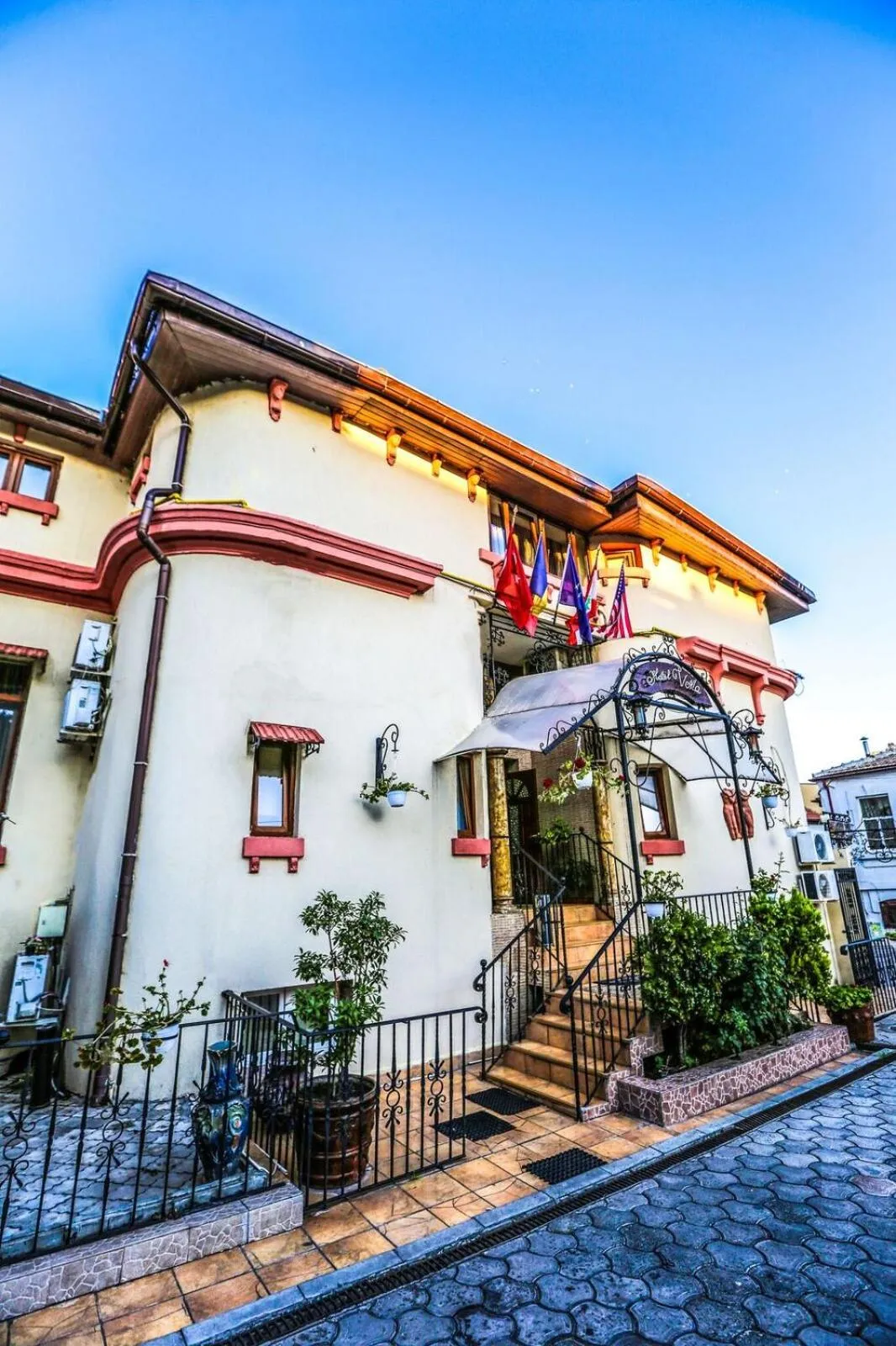 Property building in Voila Inn