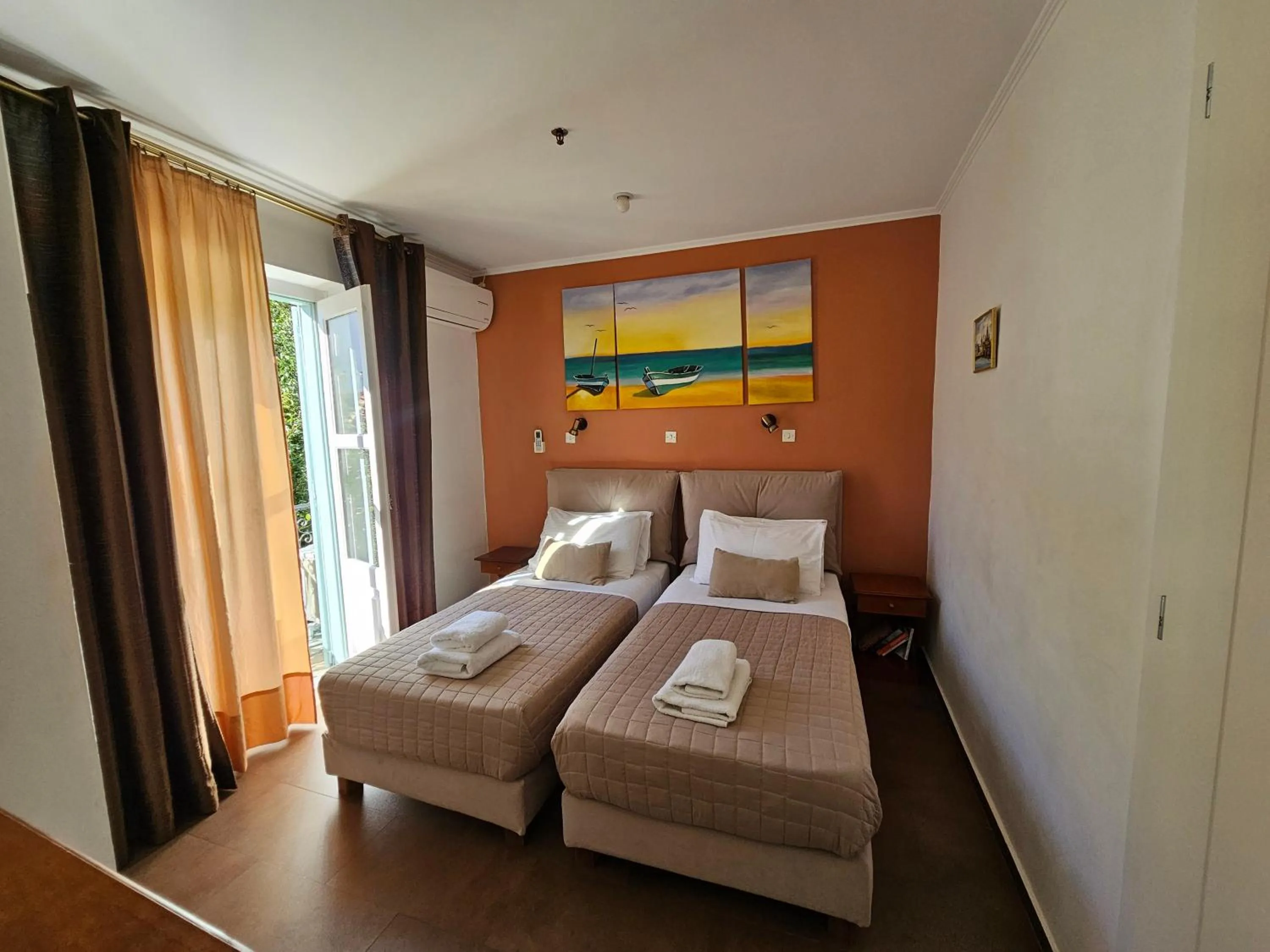 Bedroom in Kirki Hydra