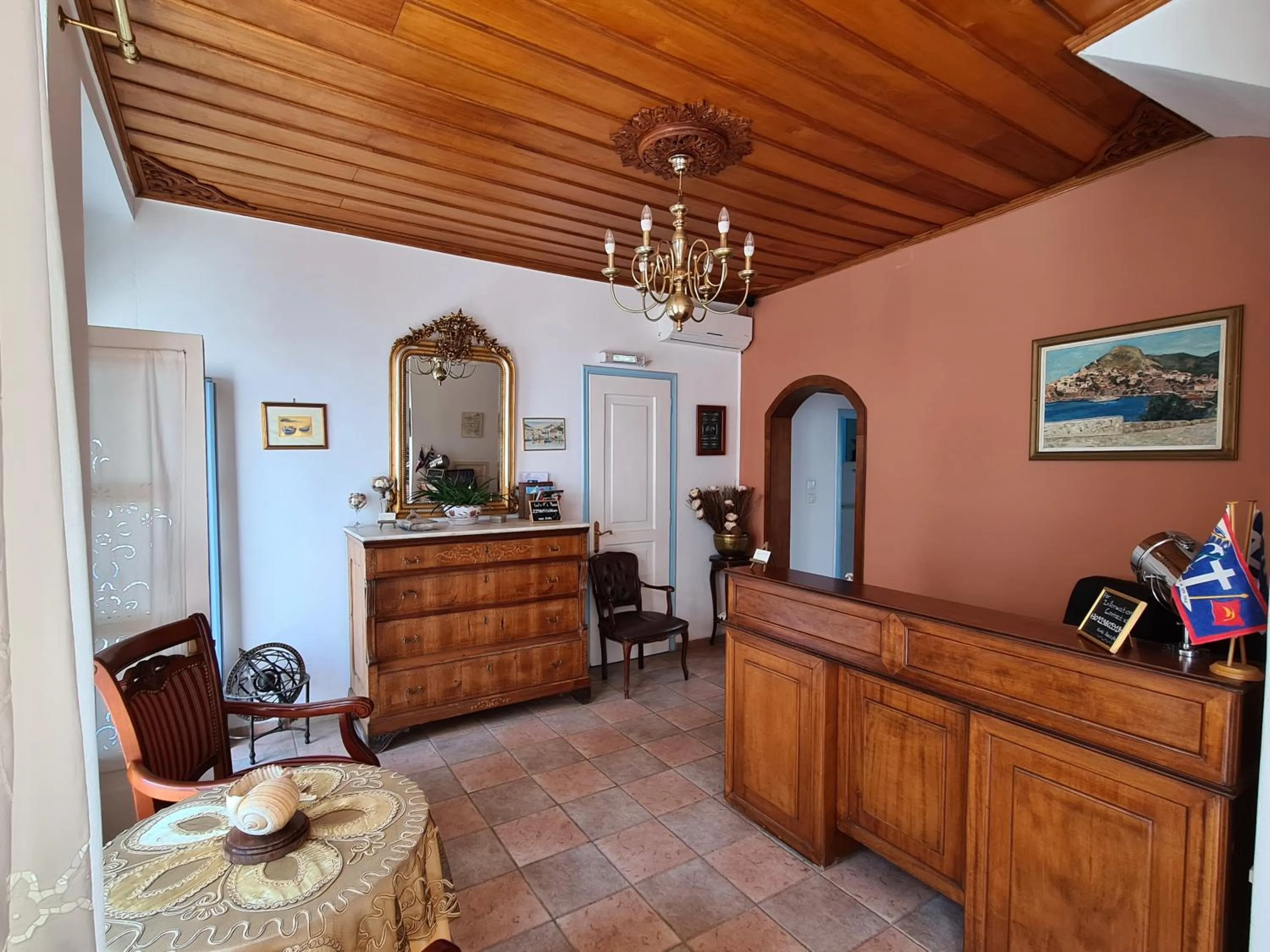 Lobby or reception in Kirki Hydra