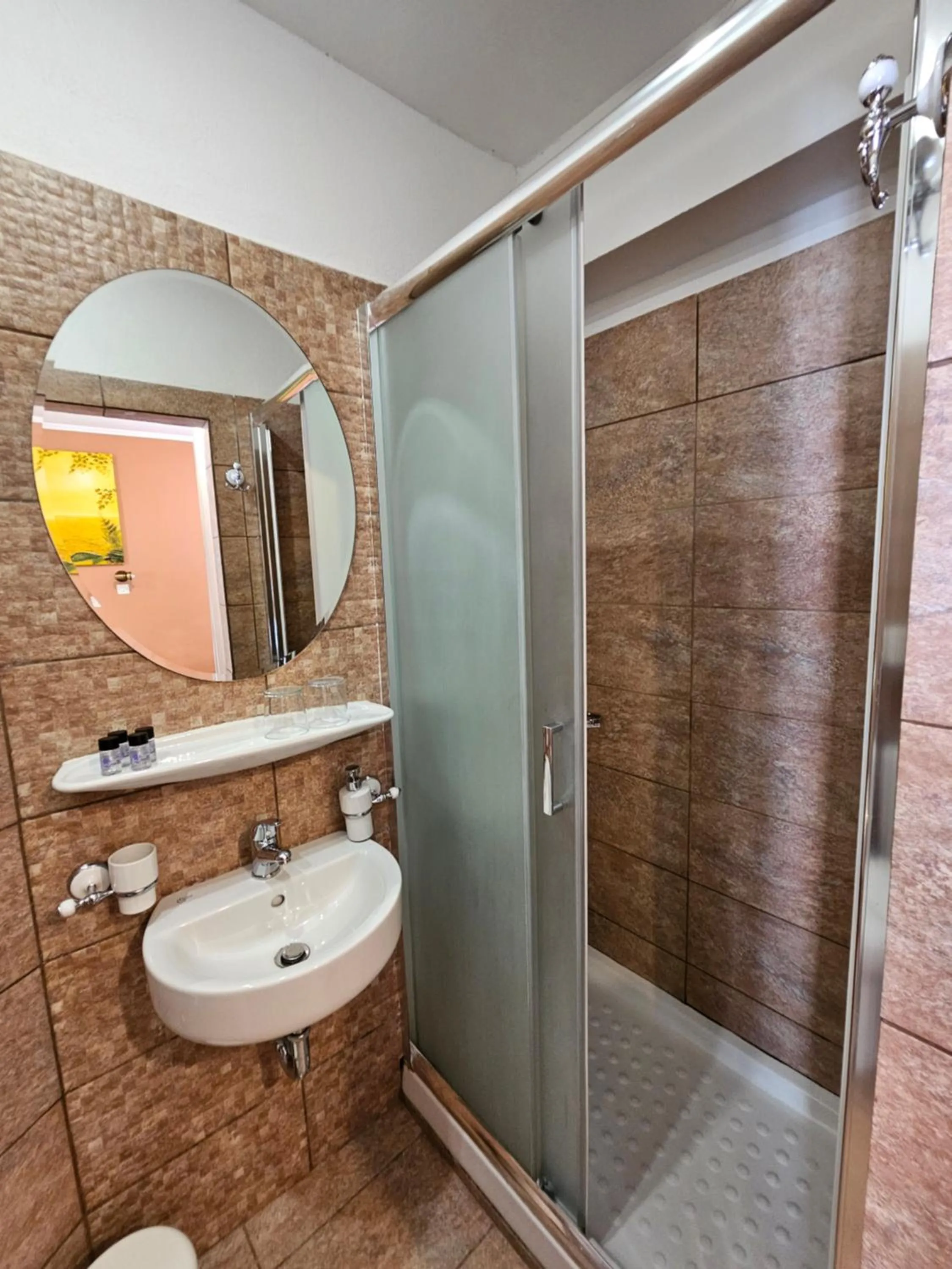 Shower in Kirki Hydra