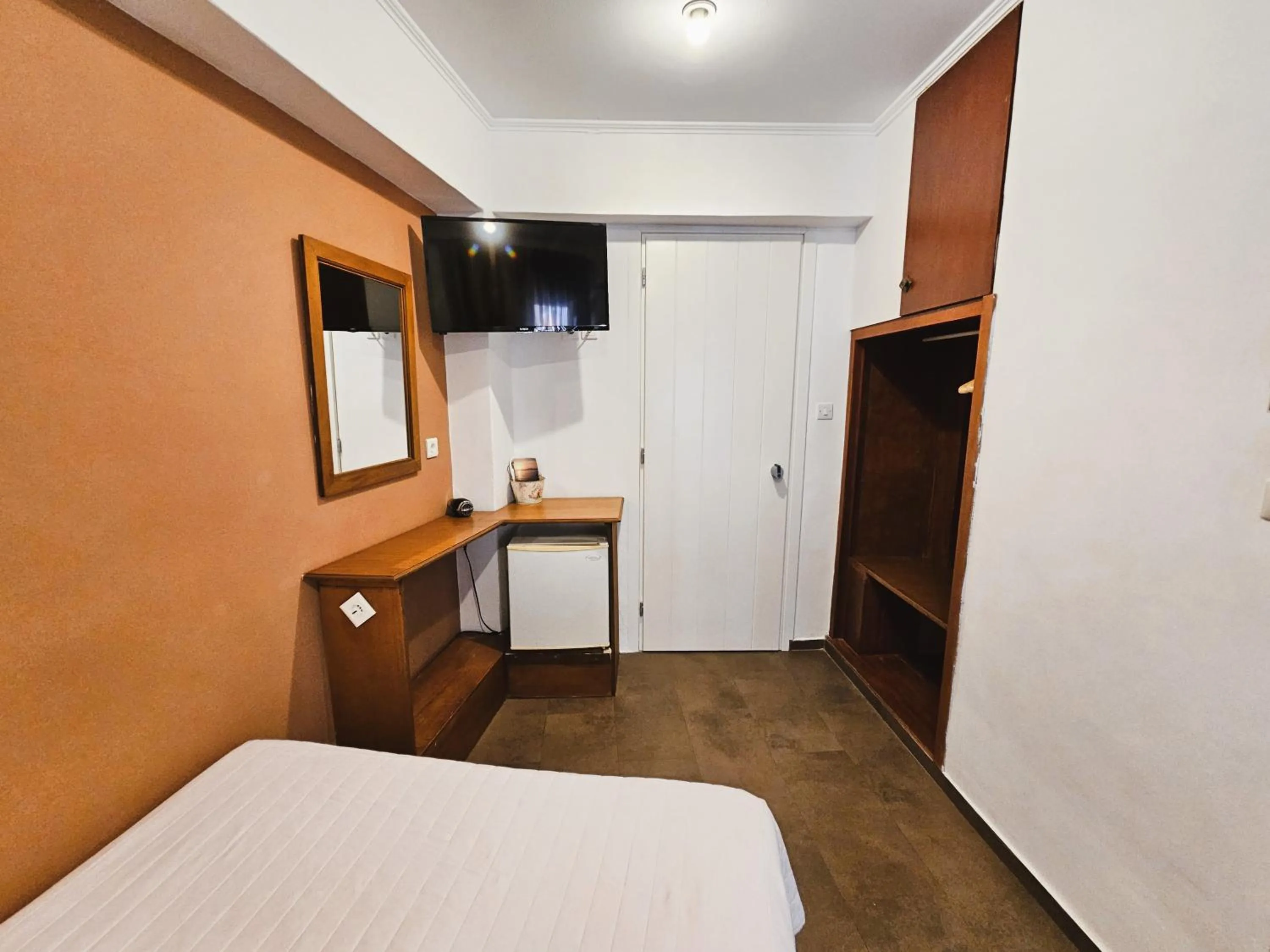 TV and multimedia in Kirki Hydra