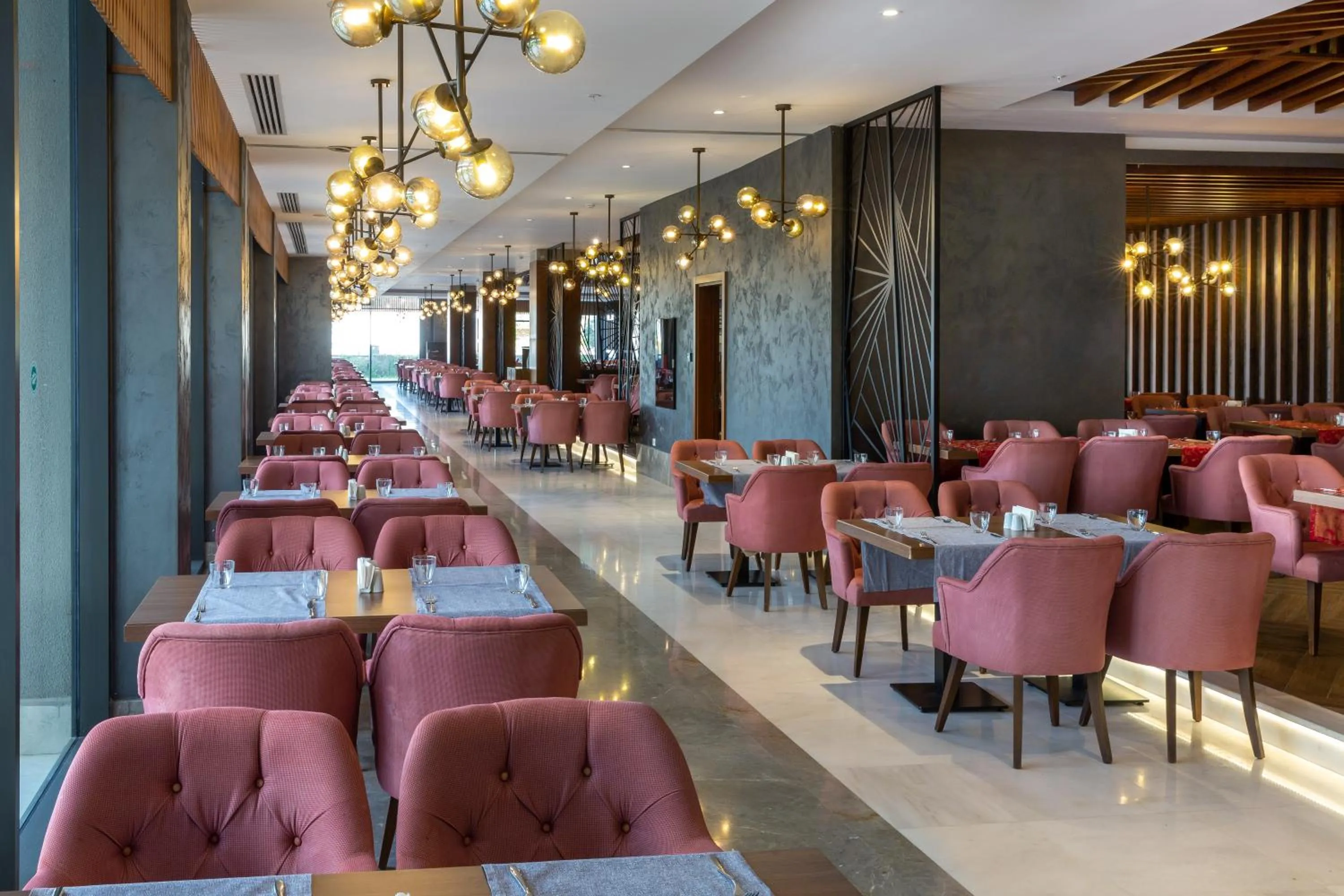 Restaurant/places to eat in Greenwood Suites Resort