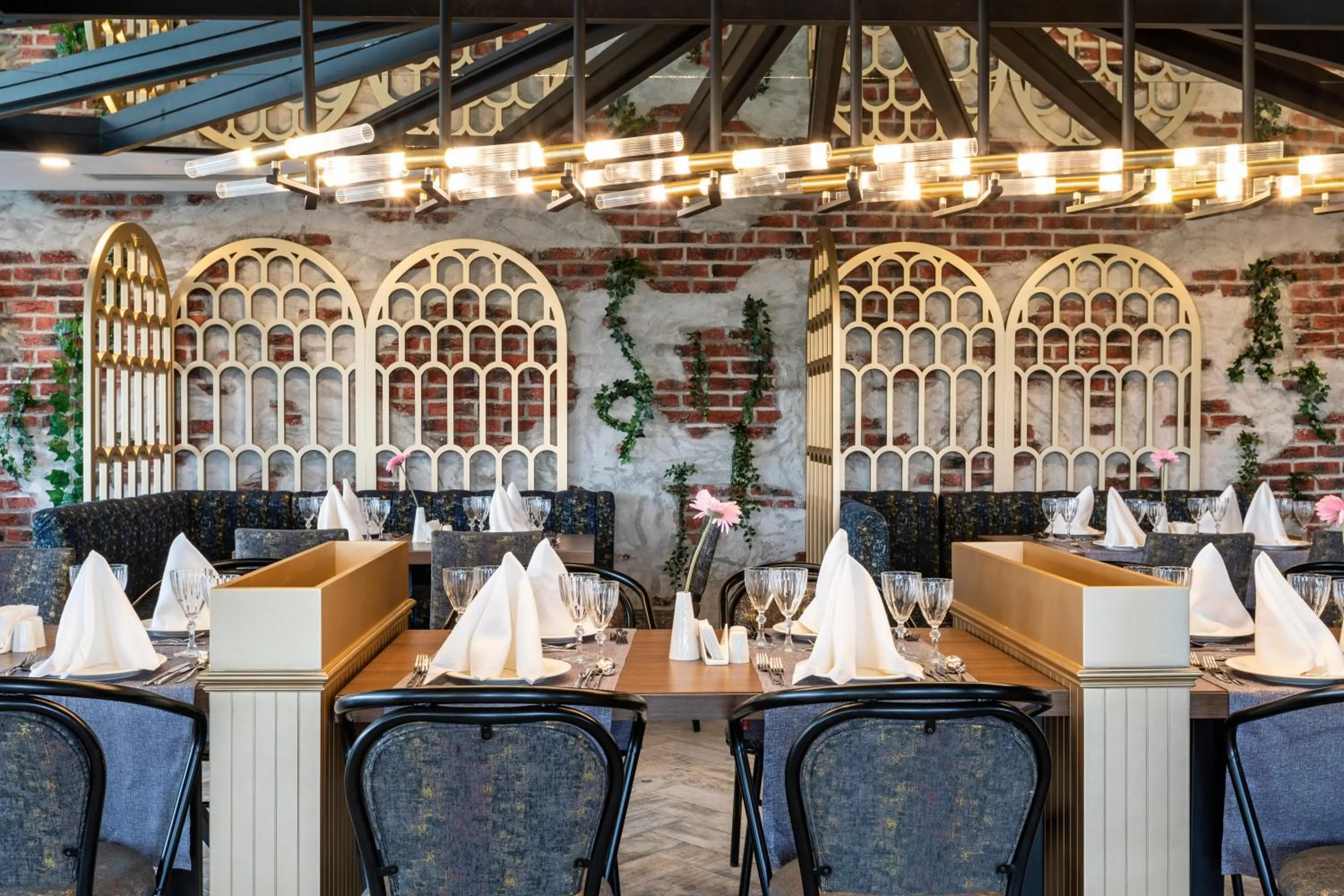 Restaurant/places to eat in Greenwood Suites Resort