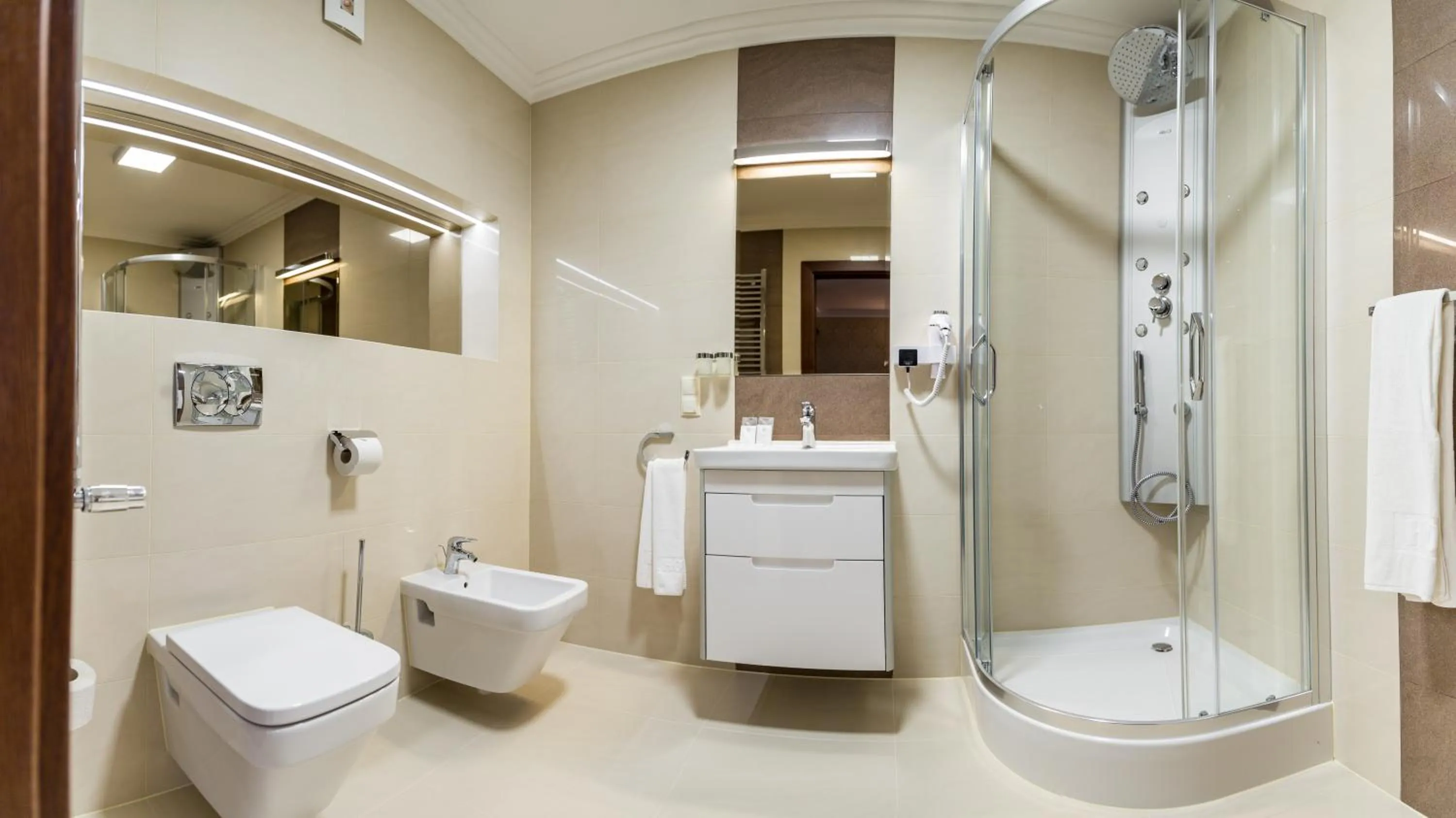 Shower in Kompleks restauracyjno-noclegowy Rubikon