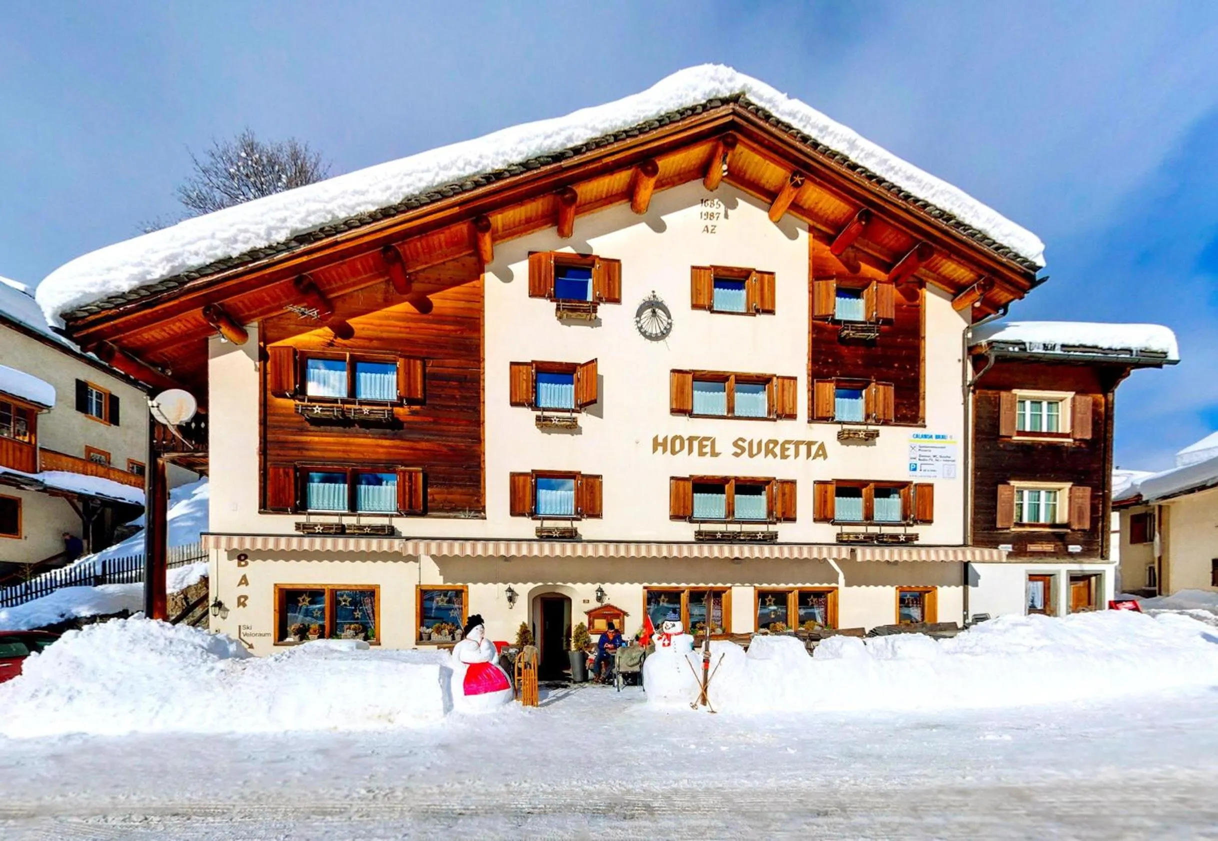 Facade/entrance in Hotel Suretta