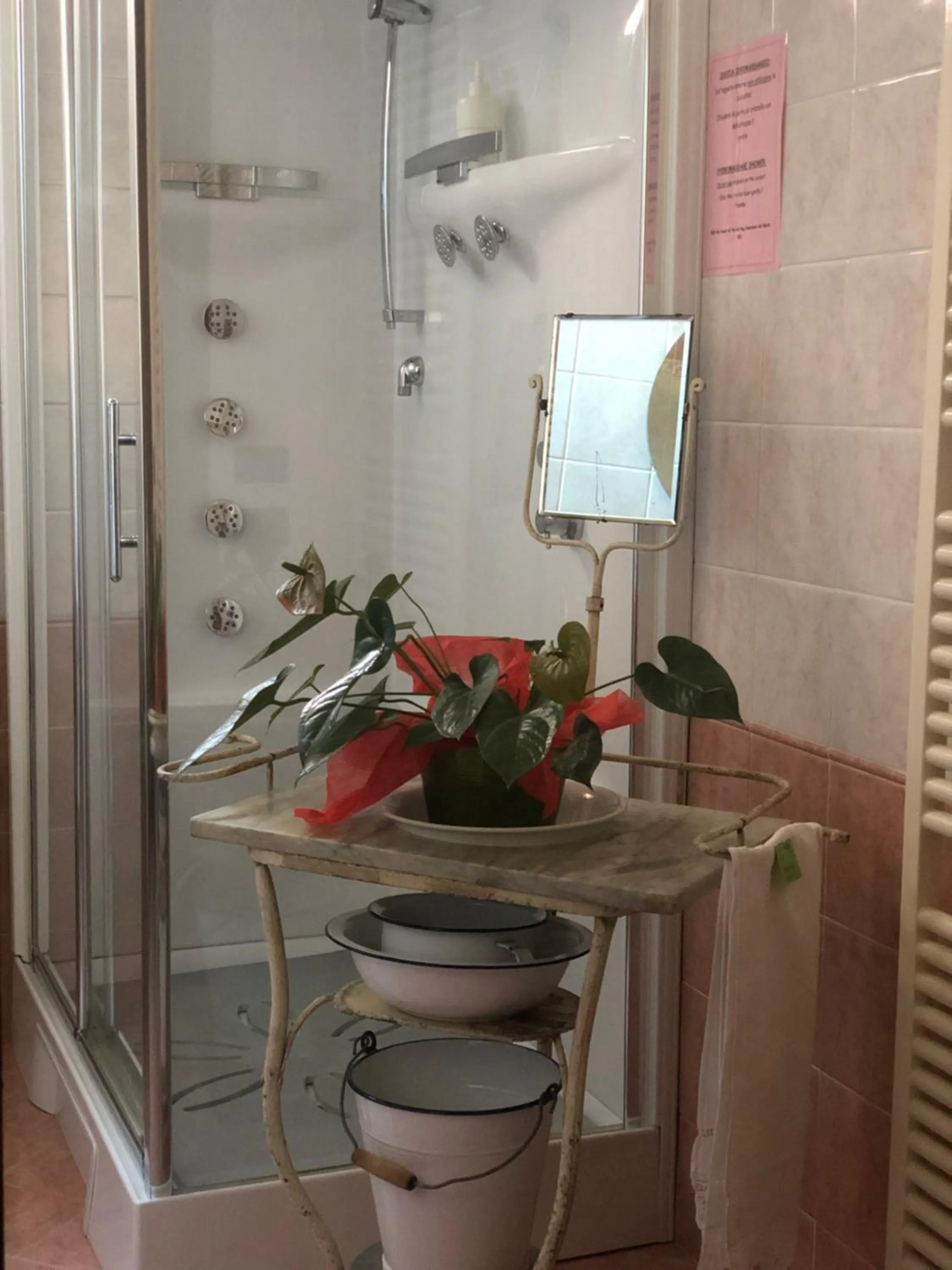 Shower in The Tower Of The Old King