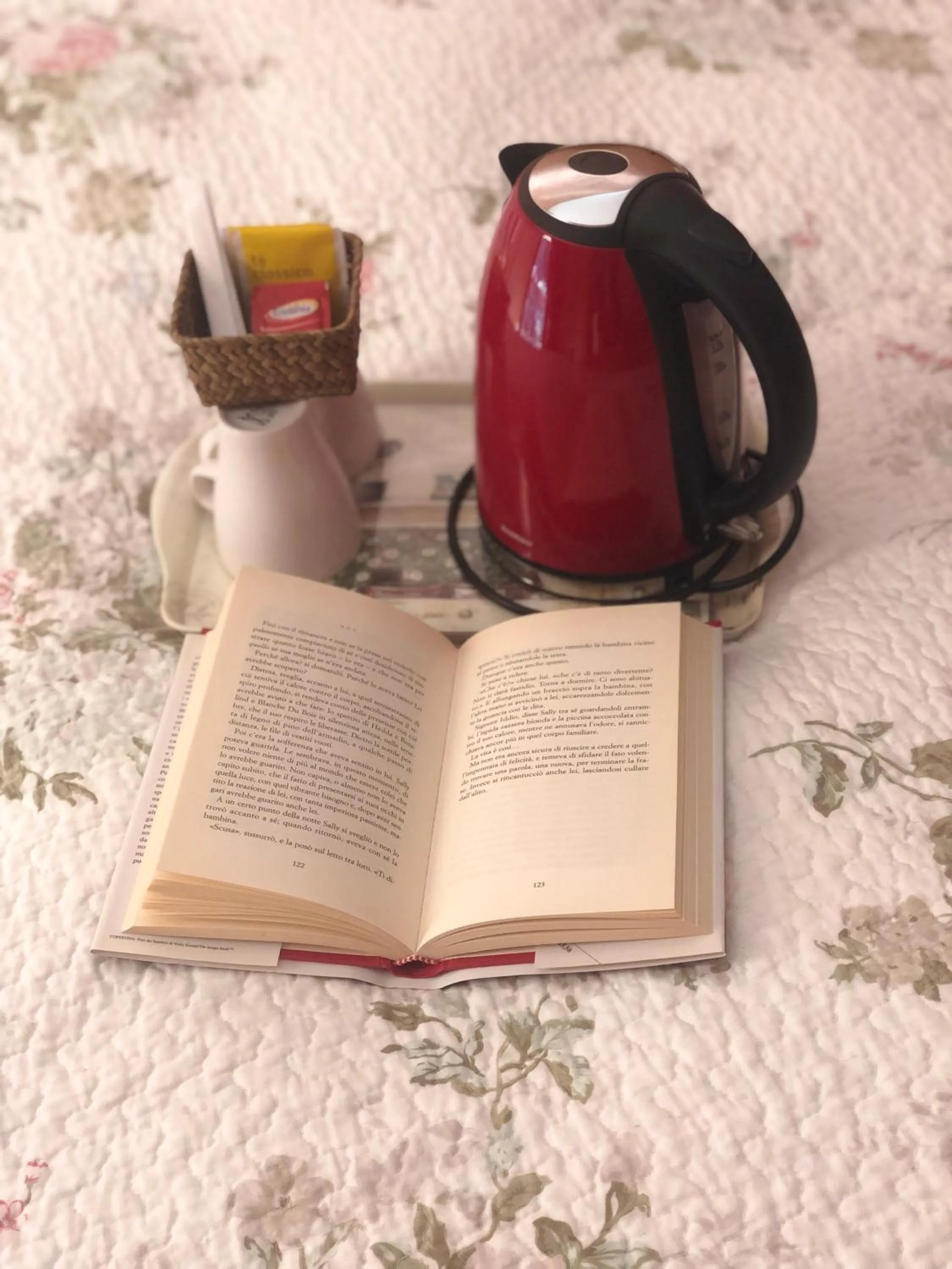 Coffee/tea facilities in The Tower Of The Old King