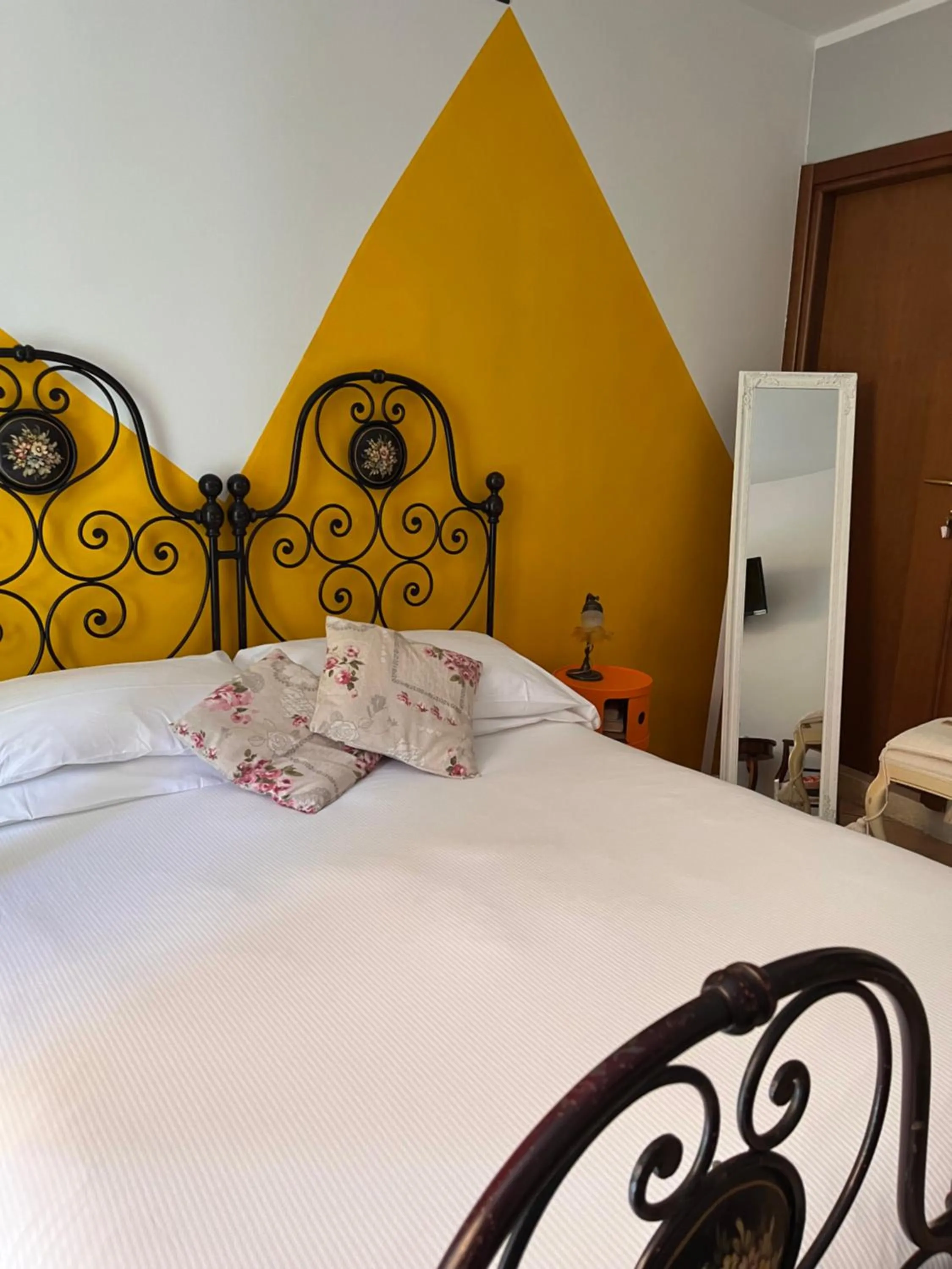 Bed in The Tower Of The Old King