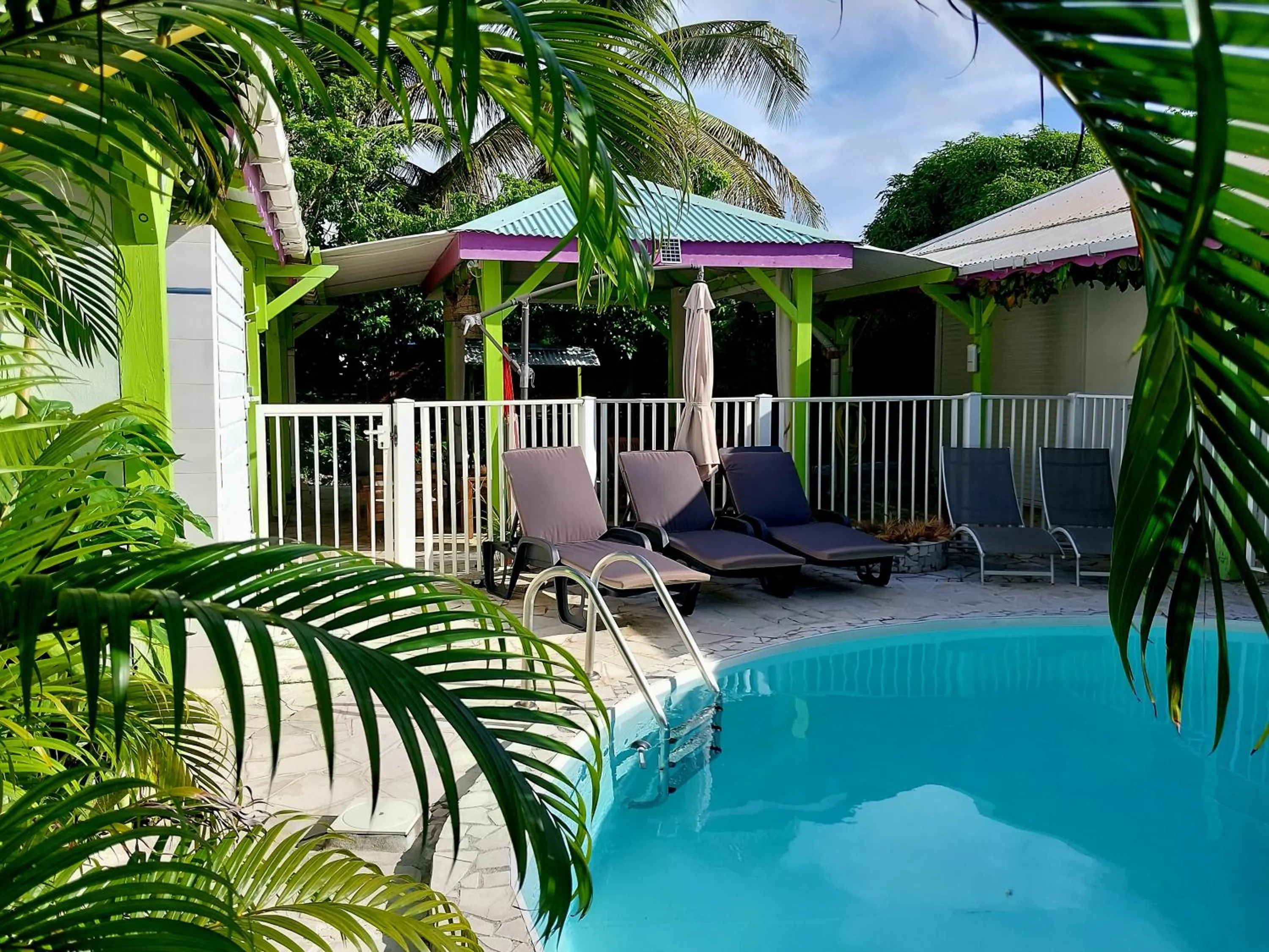 Swimming pool in Logisrev