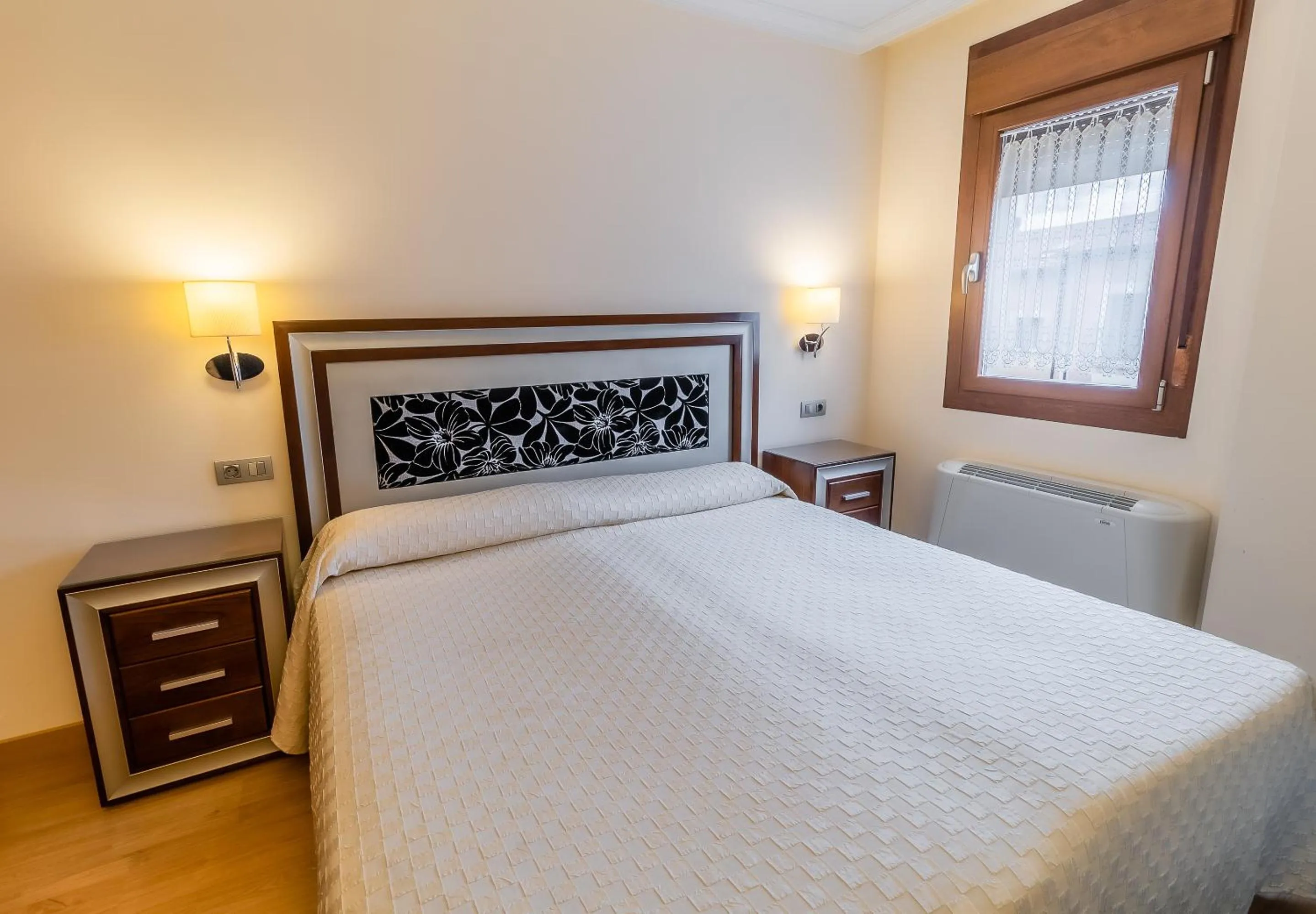 Bedroom, Bed in Apartamentos & casas rurales Santo Domingo de Silos